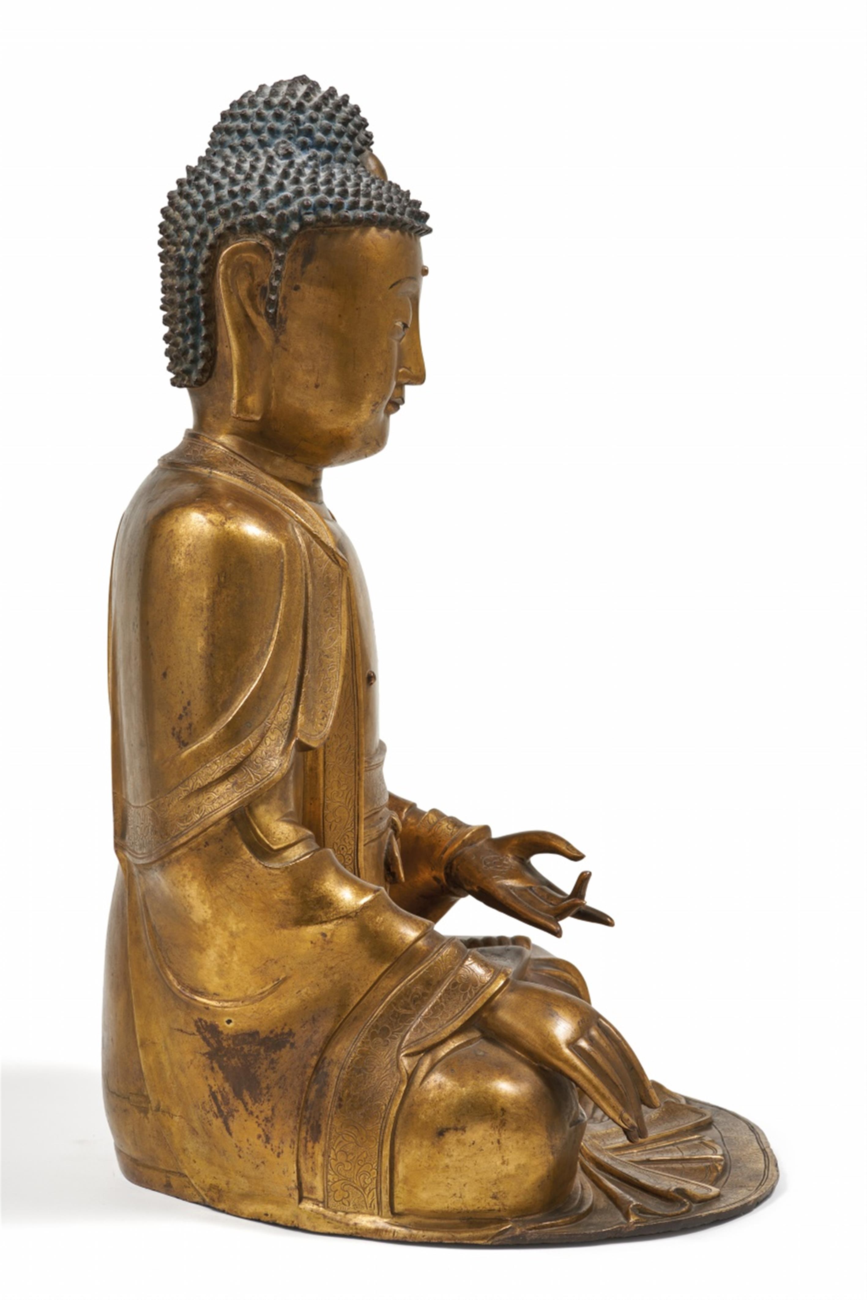 A gilt-bronze figure of Shakyamuni. 17th/18th century - image-2