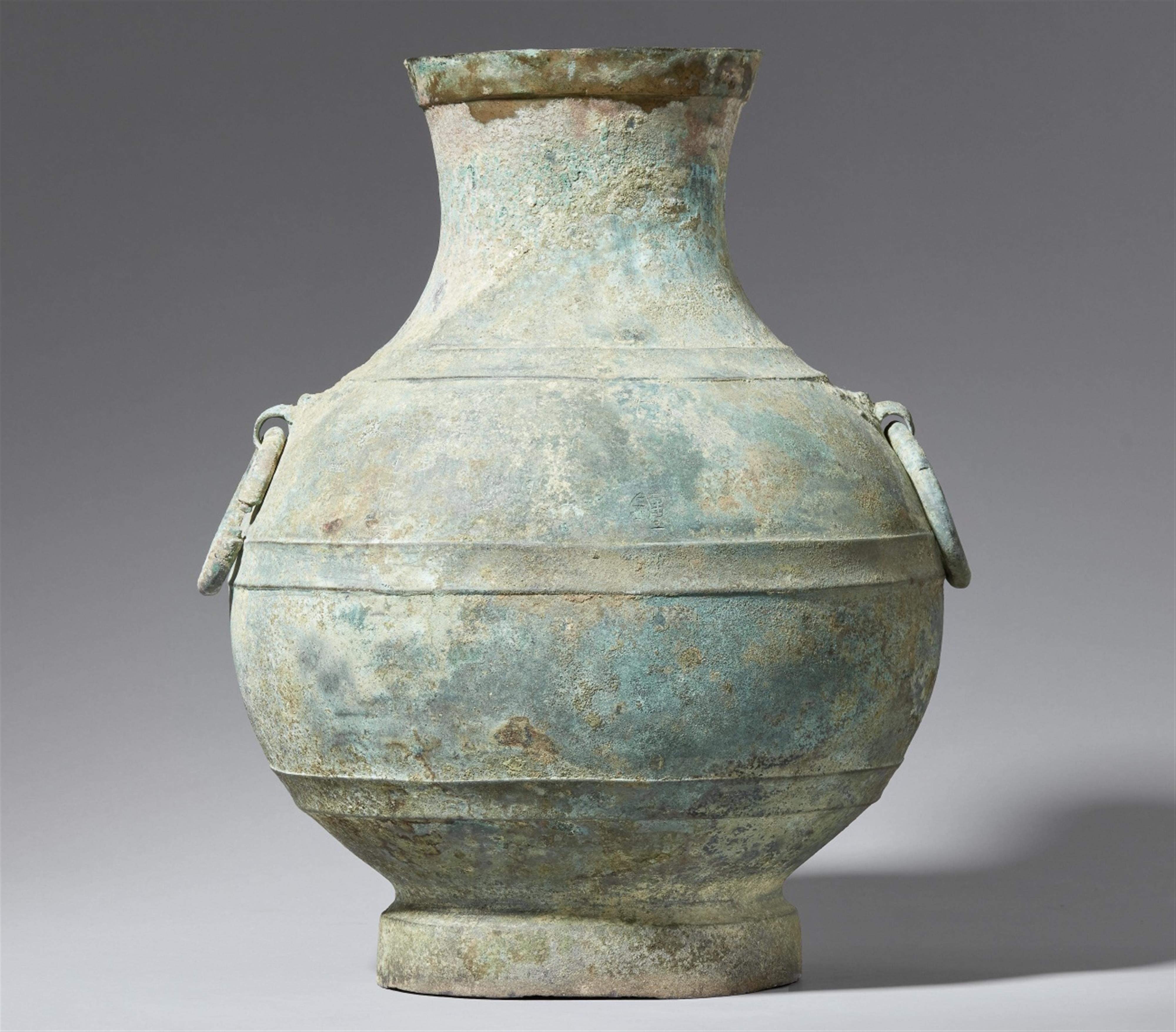 A very large bronze hu vase. Han dynasty (206 B.C.-220 A.D.) - image-1