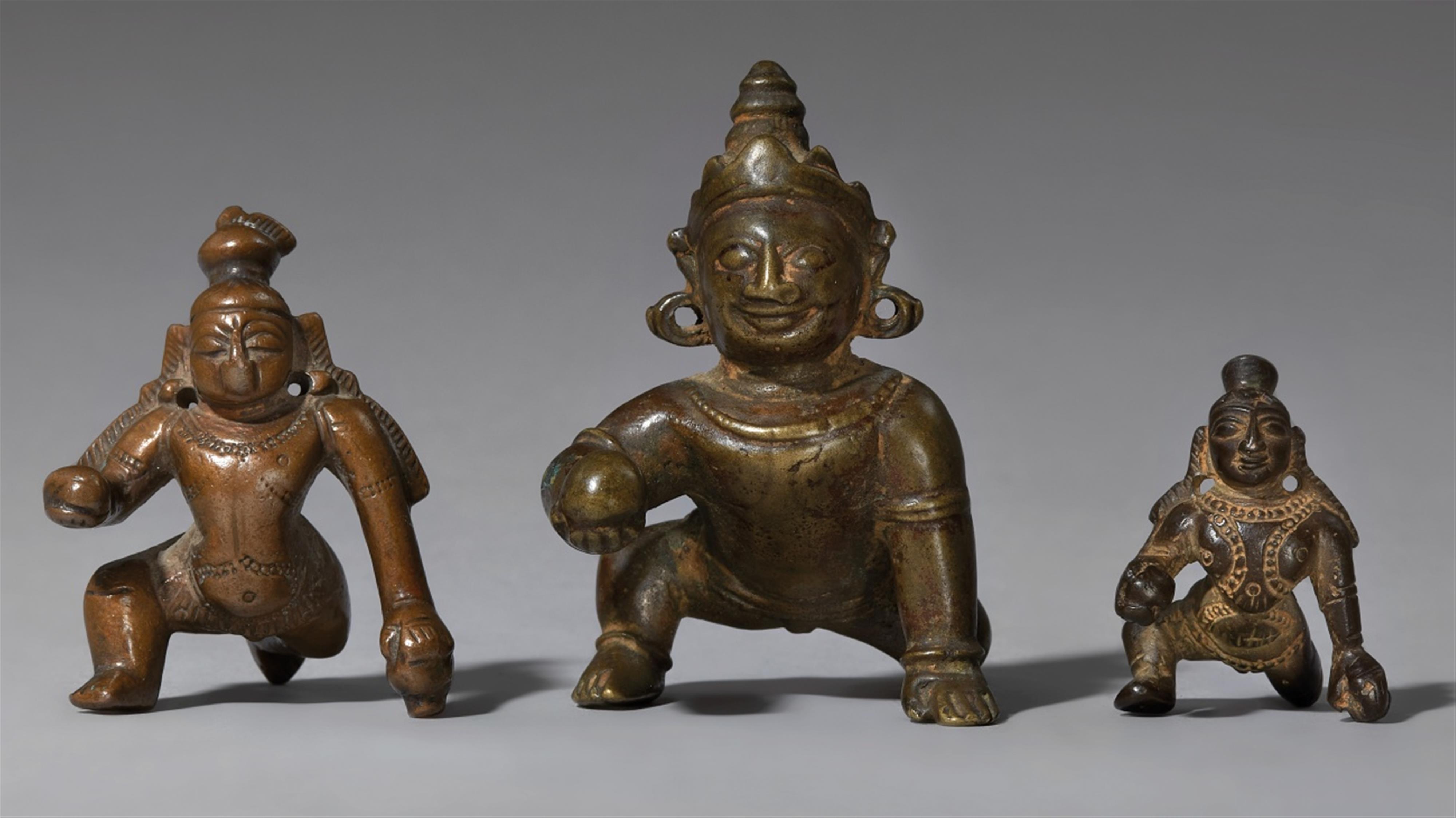 Drei Figuren des Balakrishna. Kupferlegierung. Süd-Indien, Tamil Nadu. 18./19. Jh. - image-1
