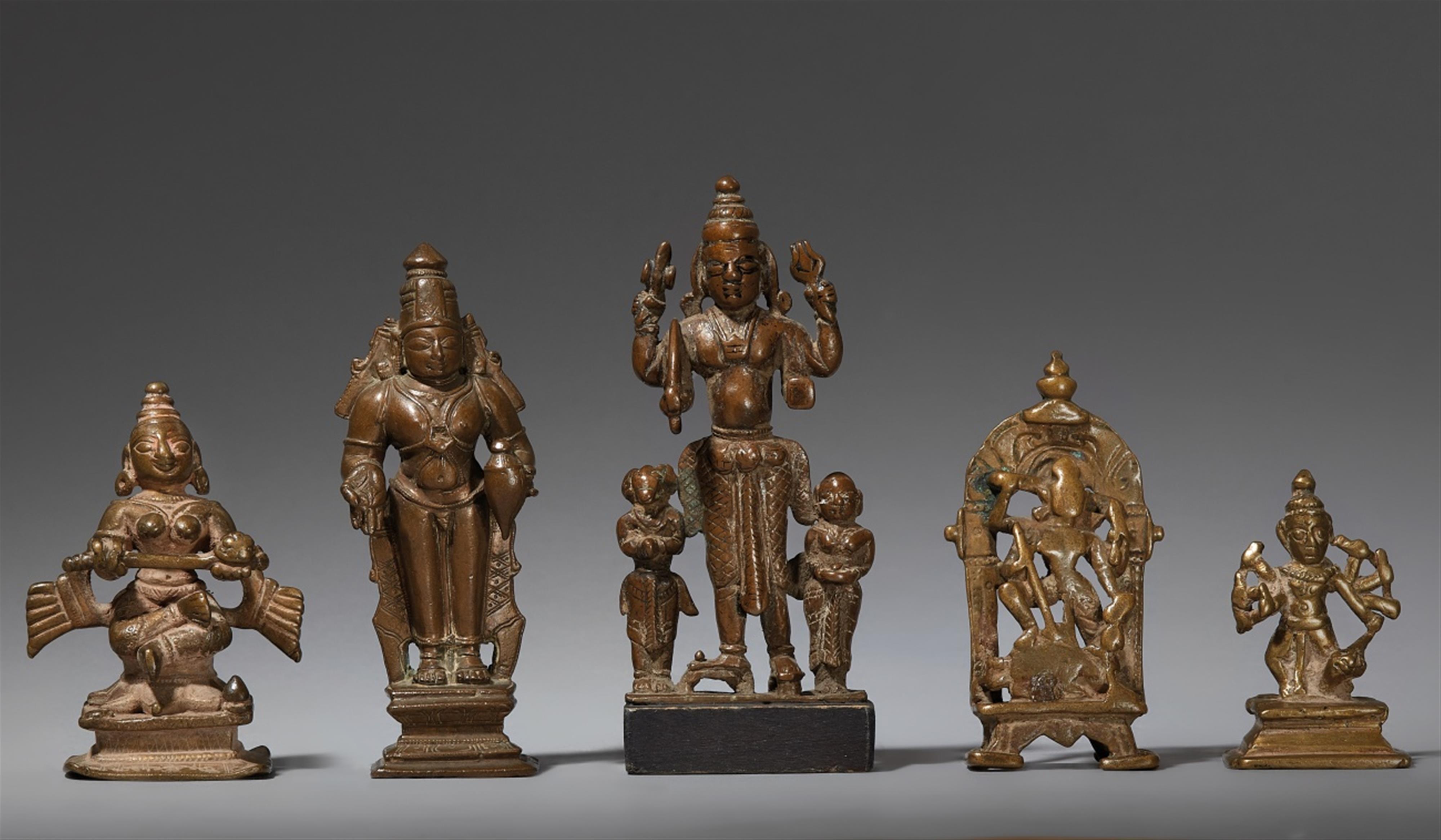 Five Central and South Indian copper alloy figures and altars. 17th/19th century - image-1