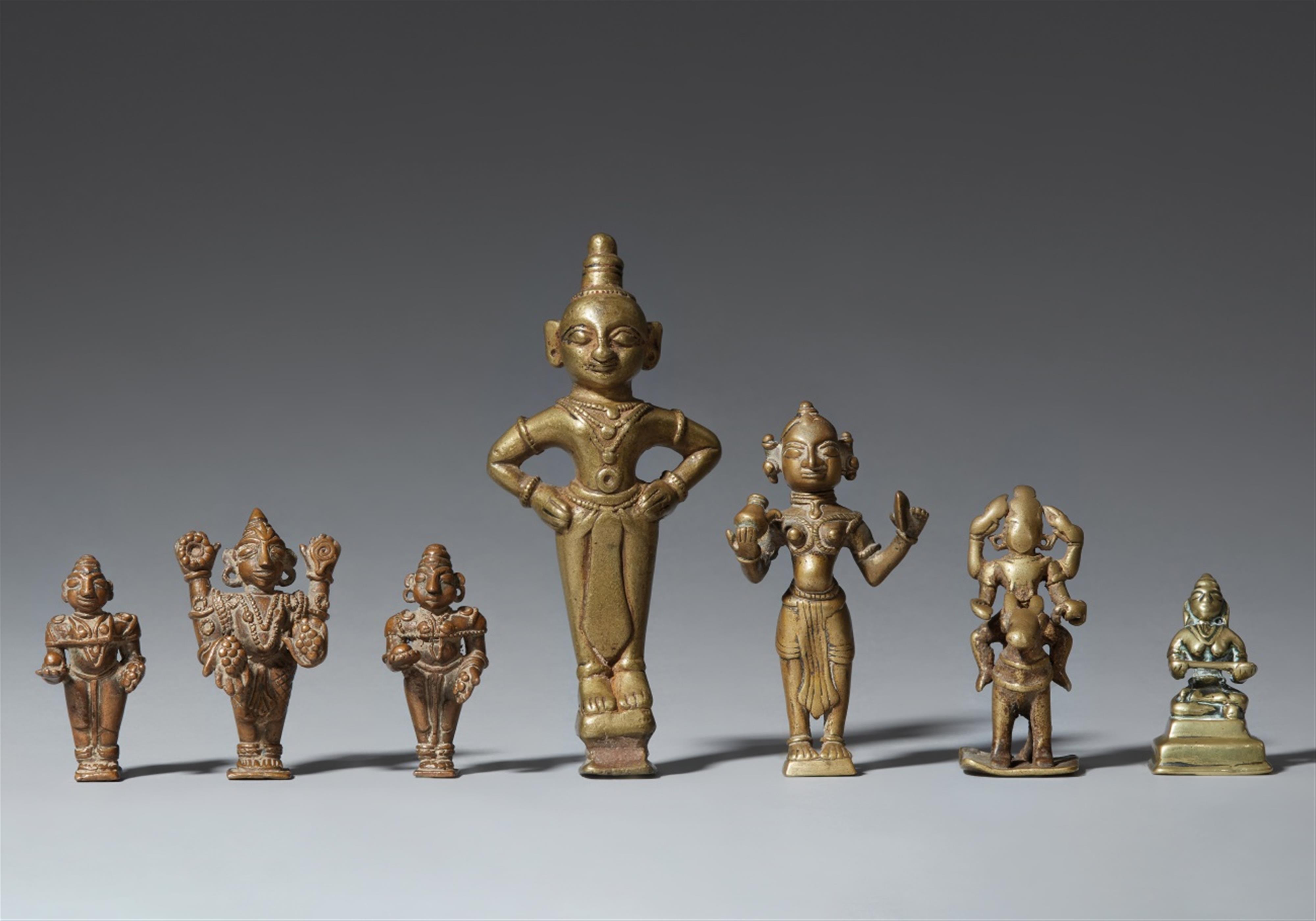 Sieben Figuren. Kupfer und Gelbguss. Indien, meist Maharashtra. 19. Jh. - image-1
