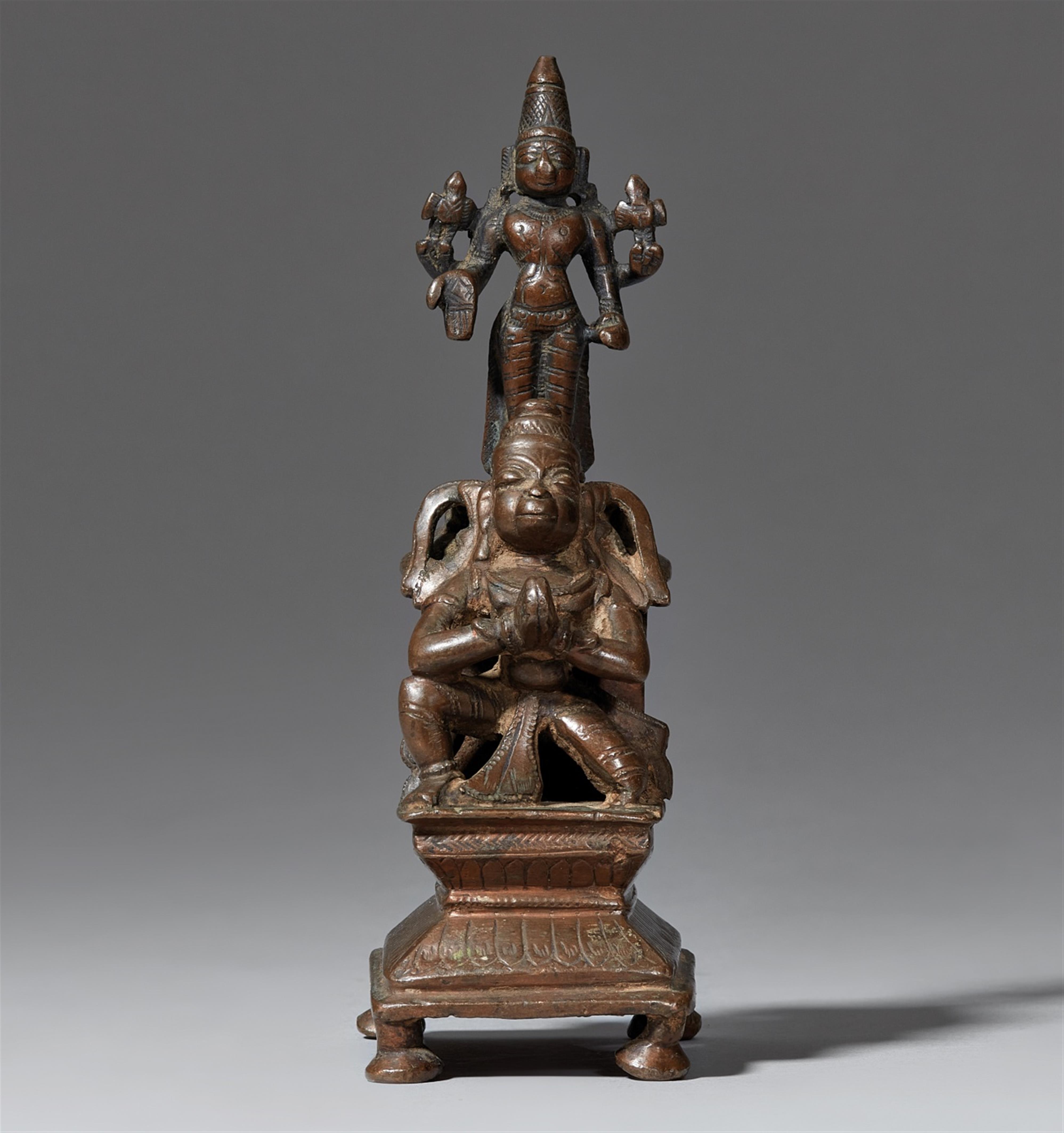 A copper alloy figure of Hanuman and Vishnu. Indien. - image-1