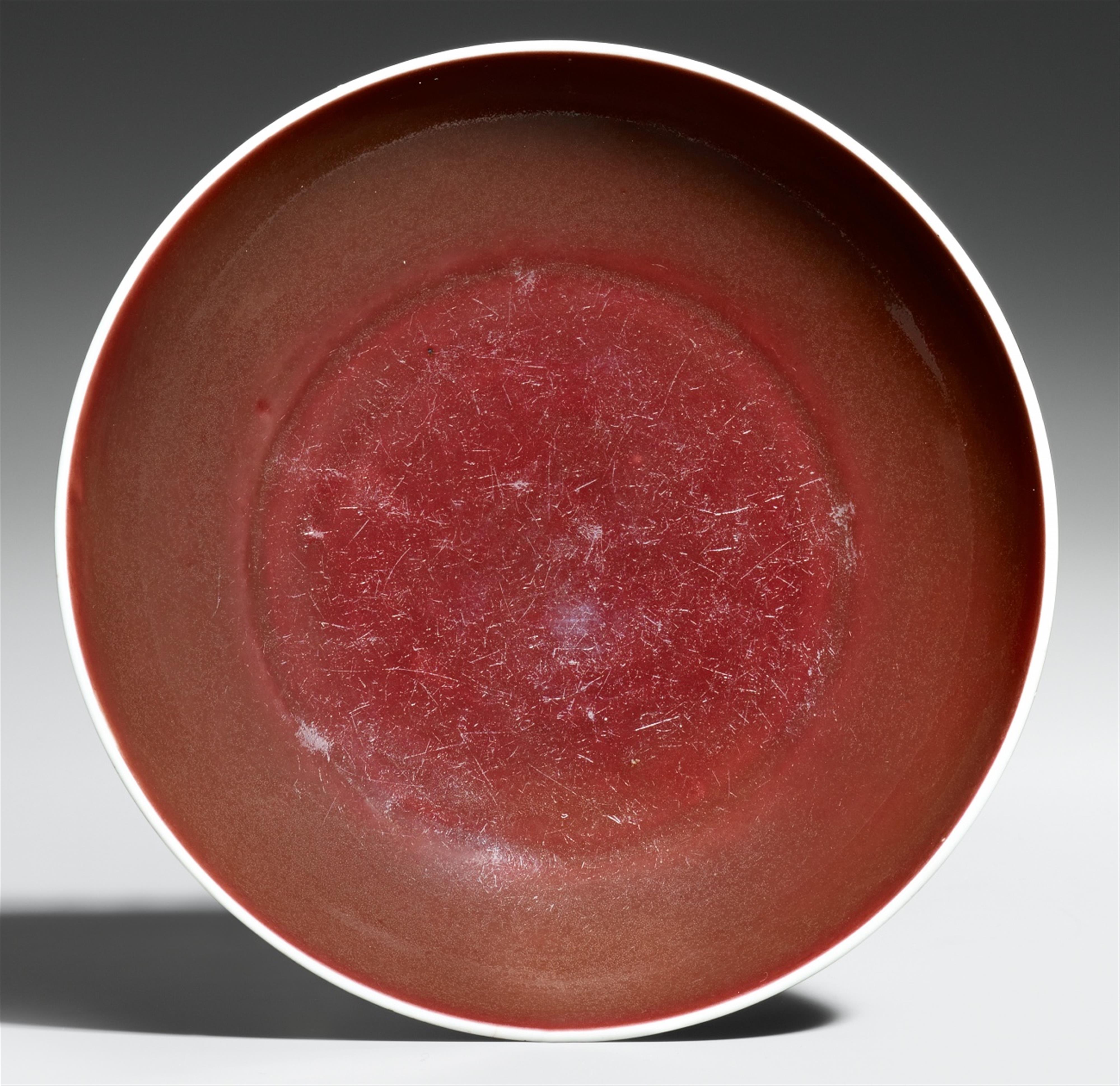 A sacificial red (jihong) dish. 18th century - image-1