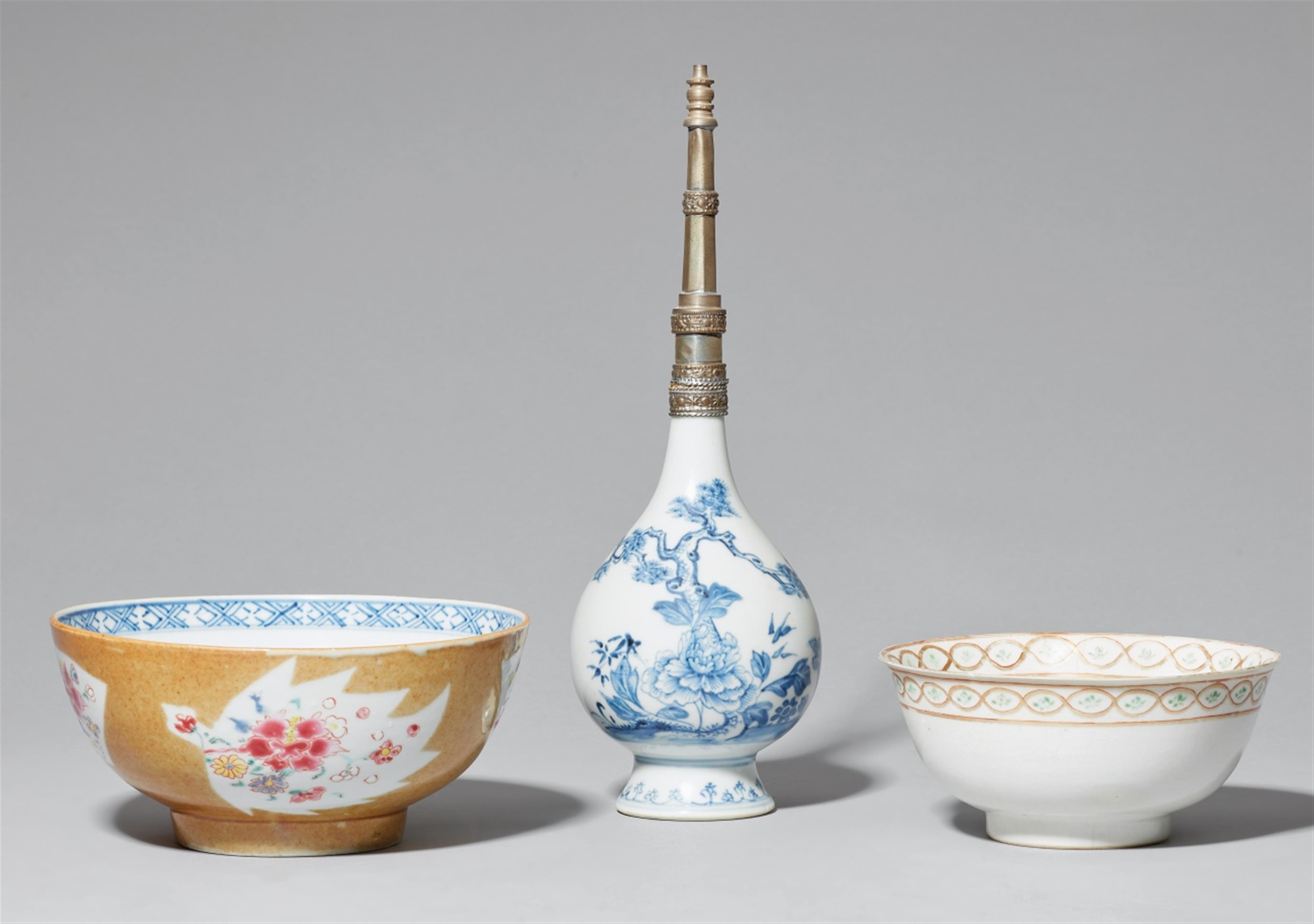 Two bowls and a blue and white rose water sprinkler. 18th century - image-1