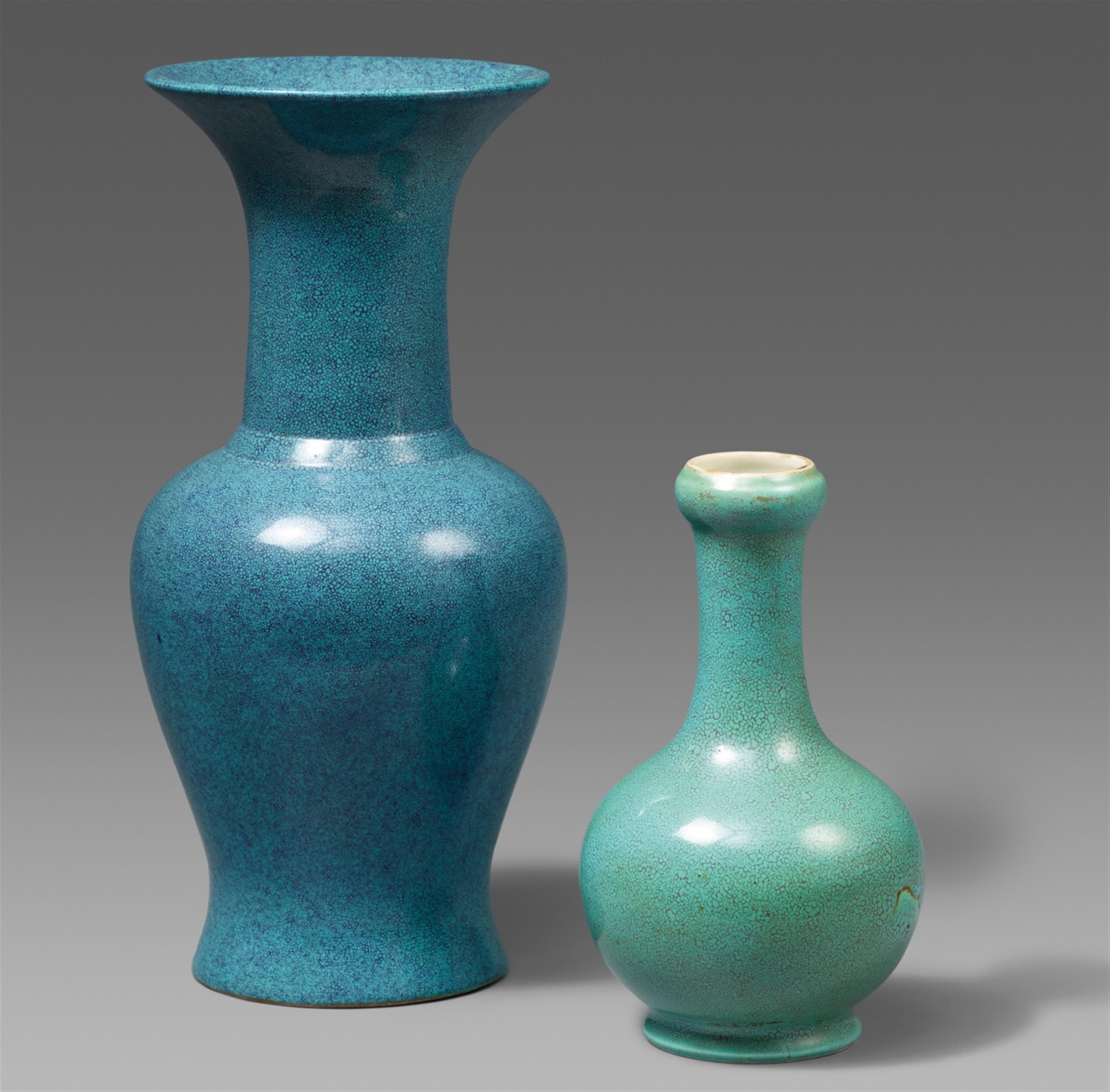 Two robin's egg-glazed vases. Late Qing dynasty - image-1