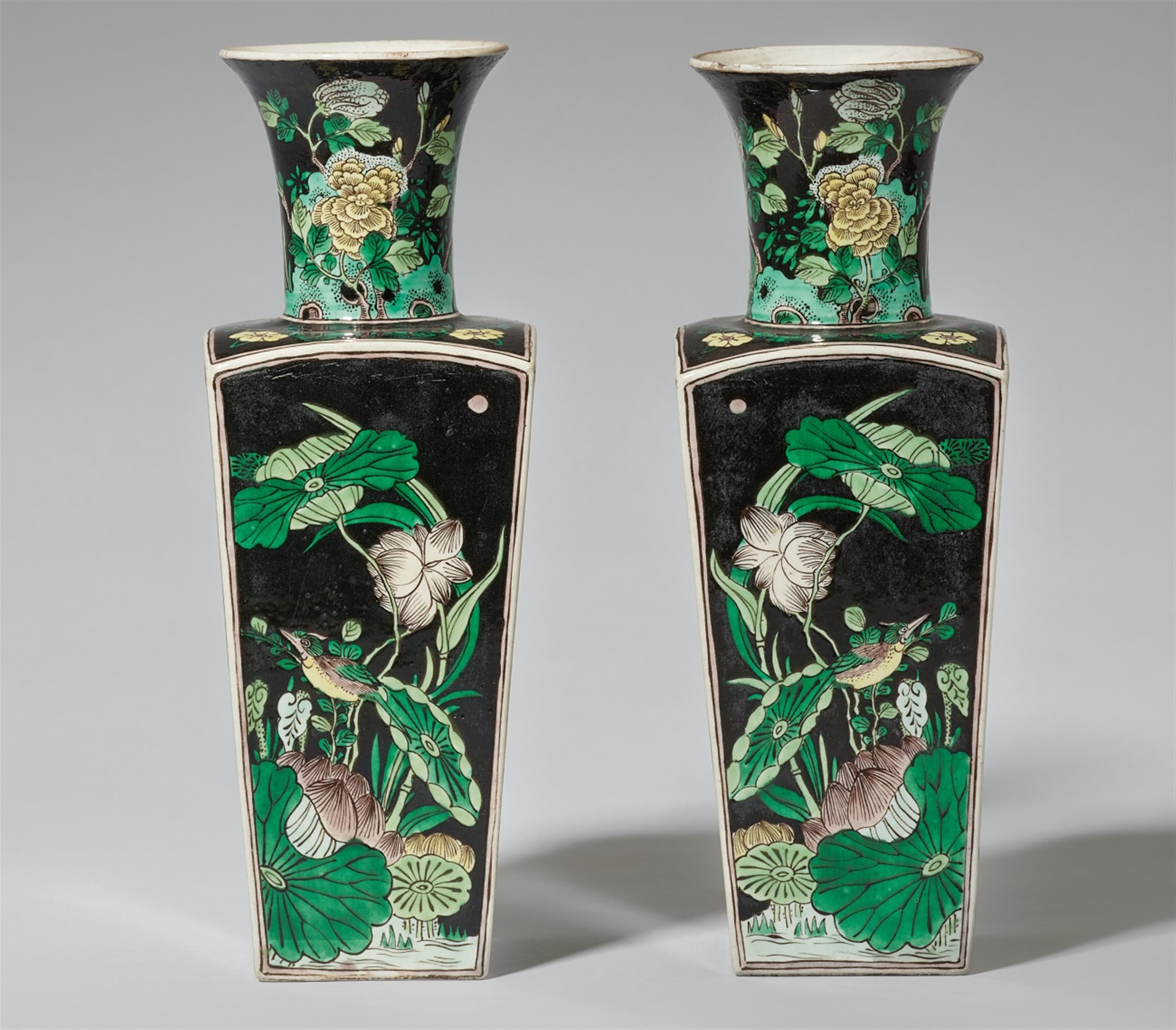 A pair of famille noire vases. 19th cenutry - image-1