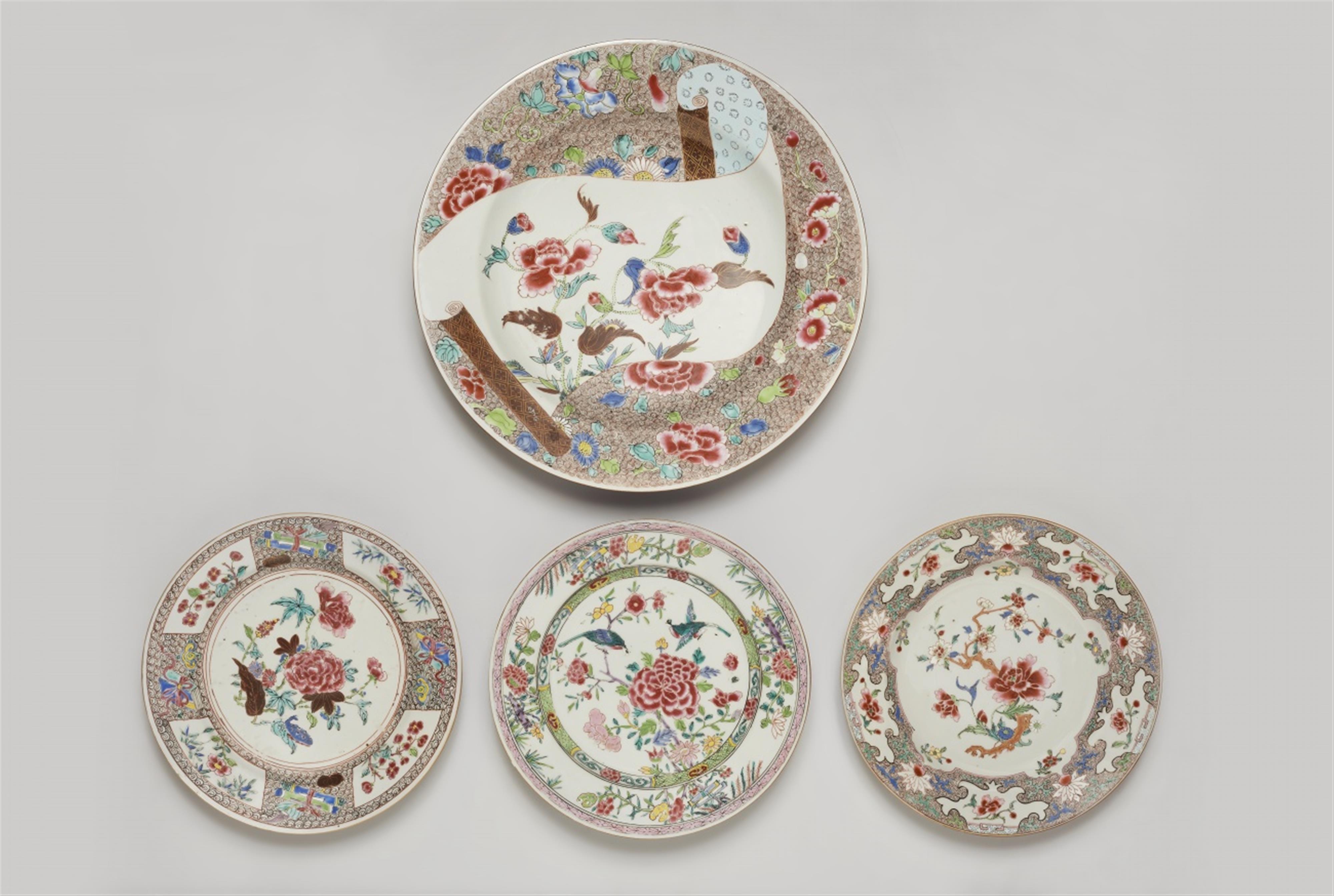 Four famille rose dishes. Qianlong period (1735-1796) - image-1