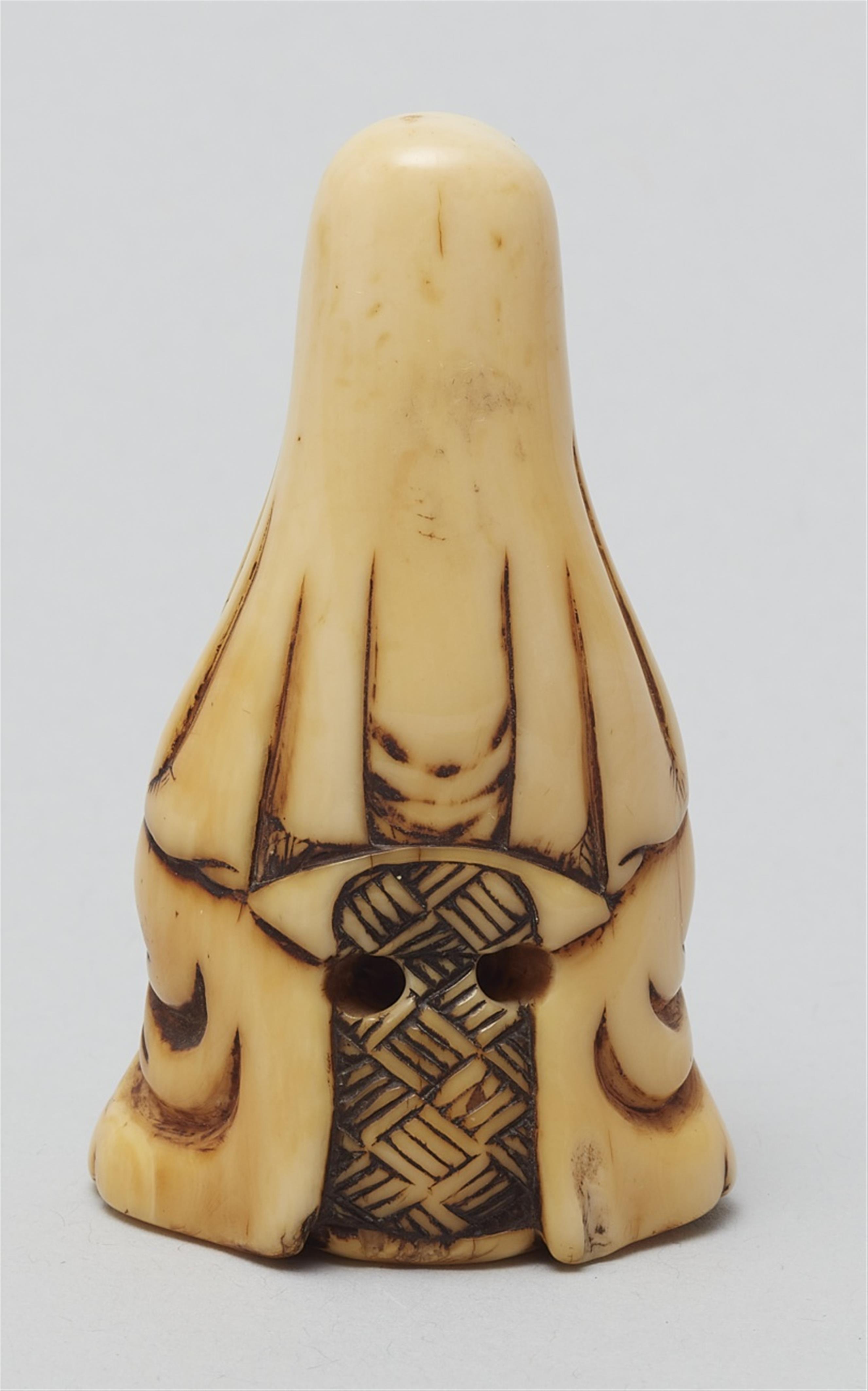 An ivory netsuke of Fukurokuju. Late 18th/ early 19th century - image-3