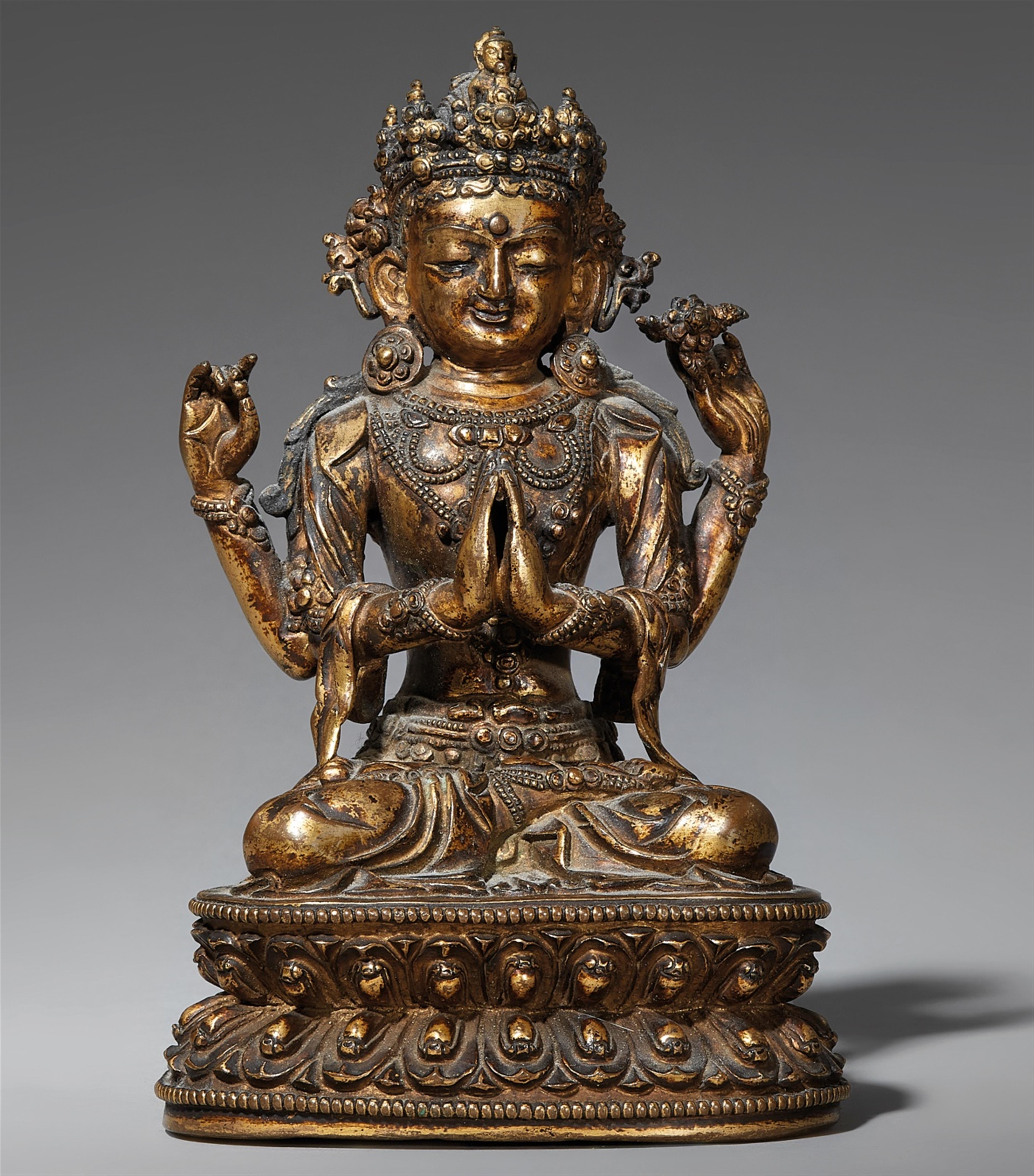 A Tibetochinese gilt bronze figure of Avalokiteshvara Shadakshari. Ming dynasty, 16th century - image-1