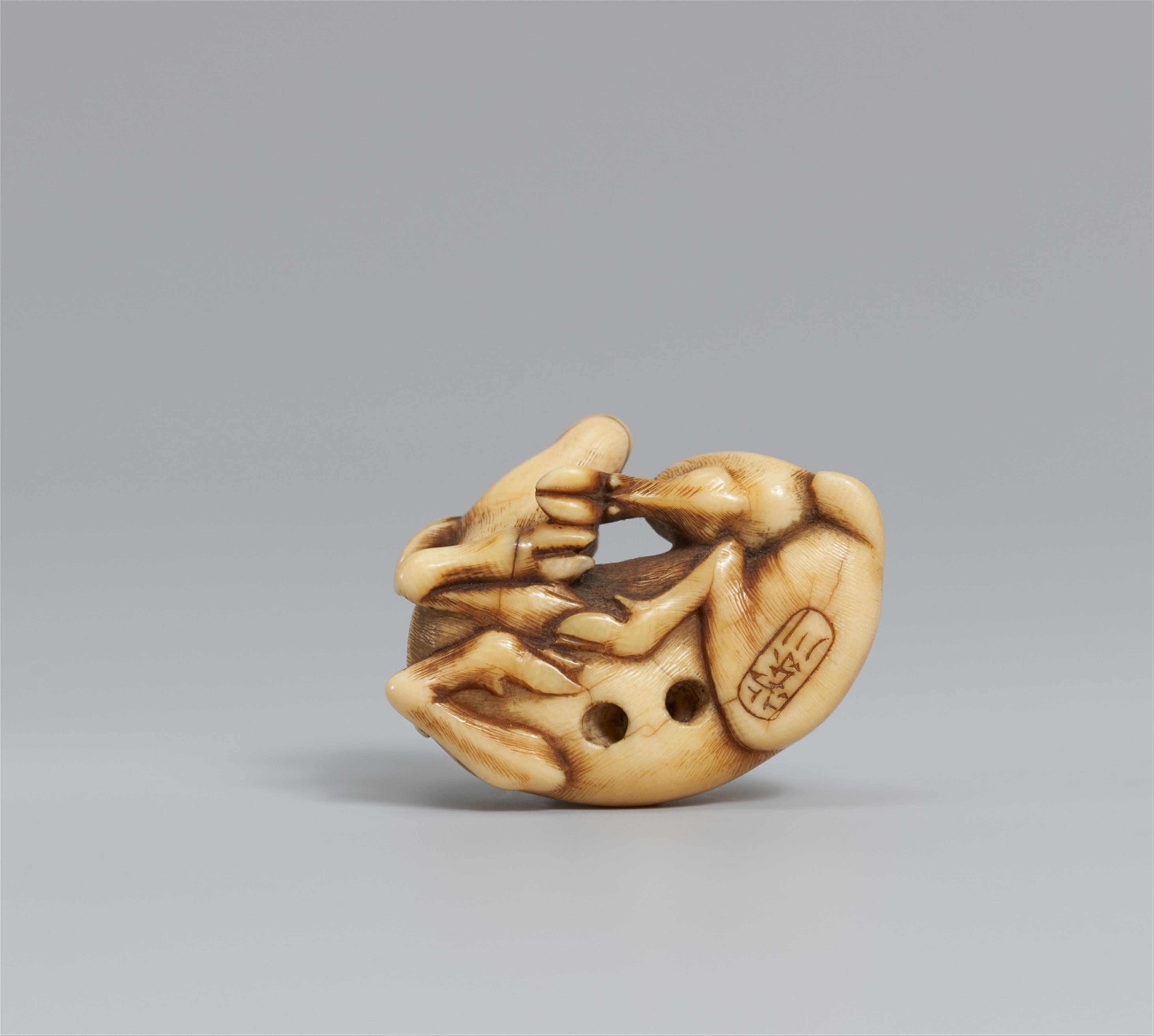 An ivory netsuke of a recumbent stag. Mid-19th century - image-5