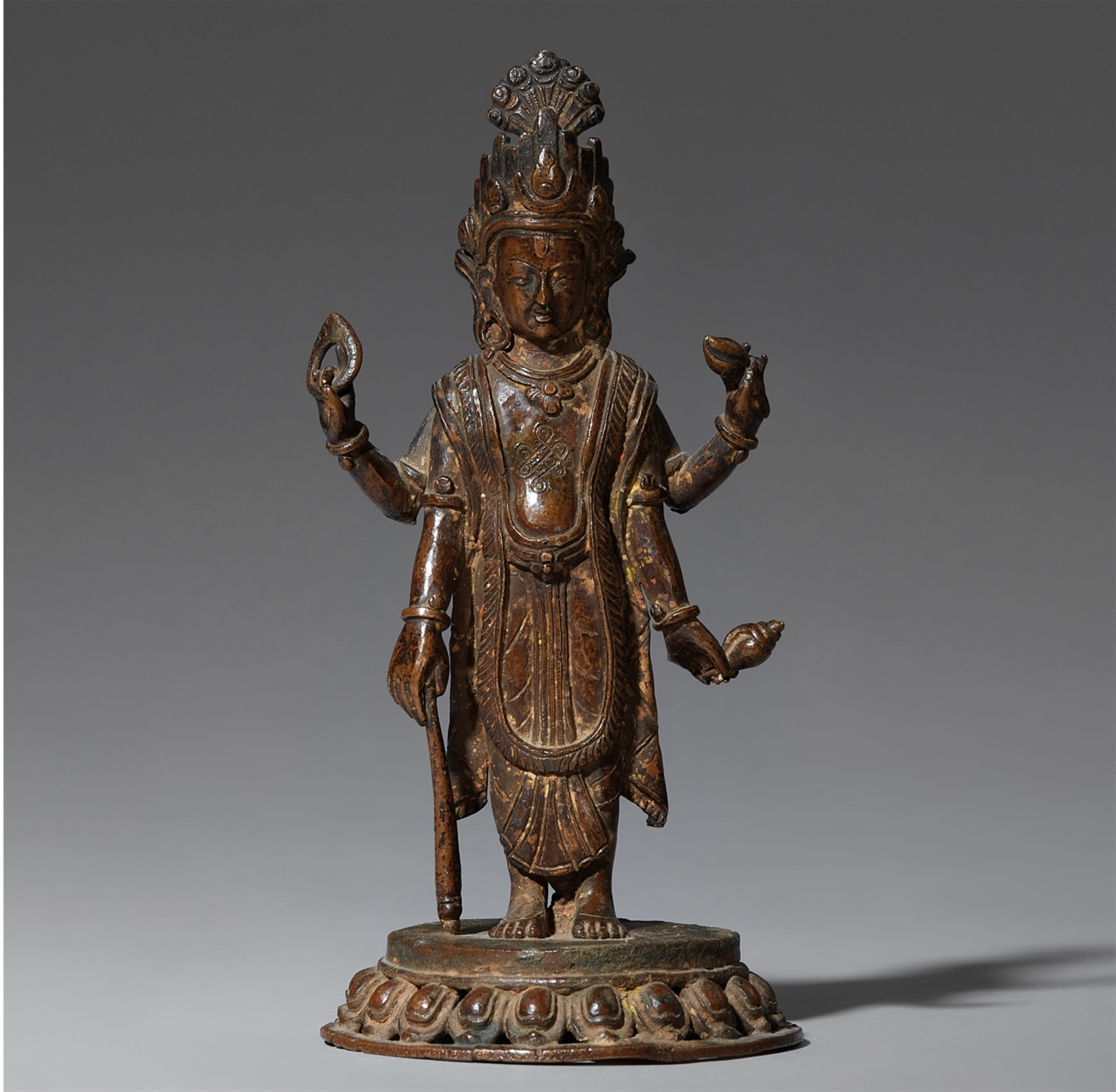 A Nepalese dark bronze figure of Vishnu. 18th century - image-1