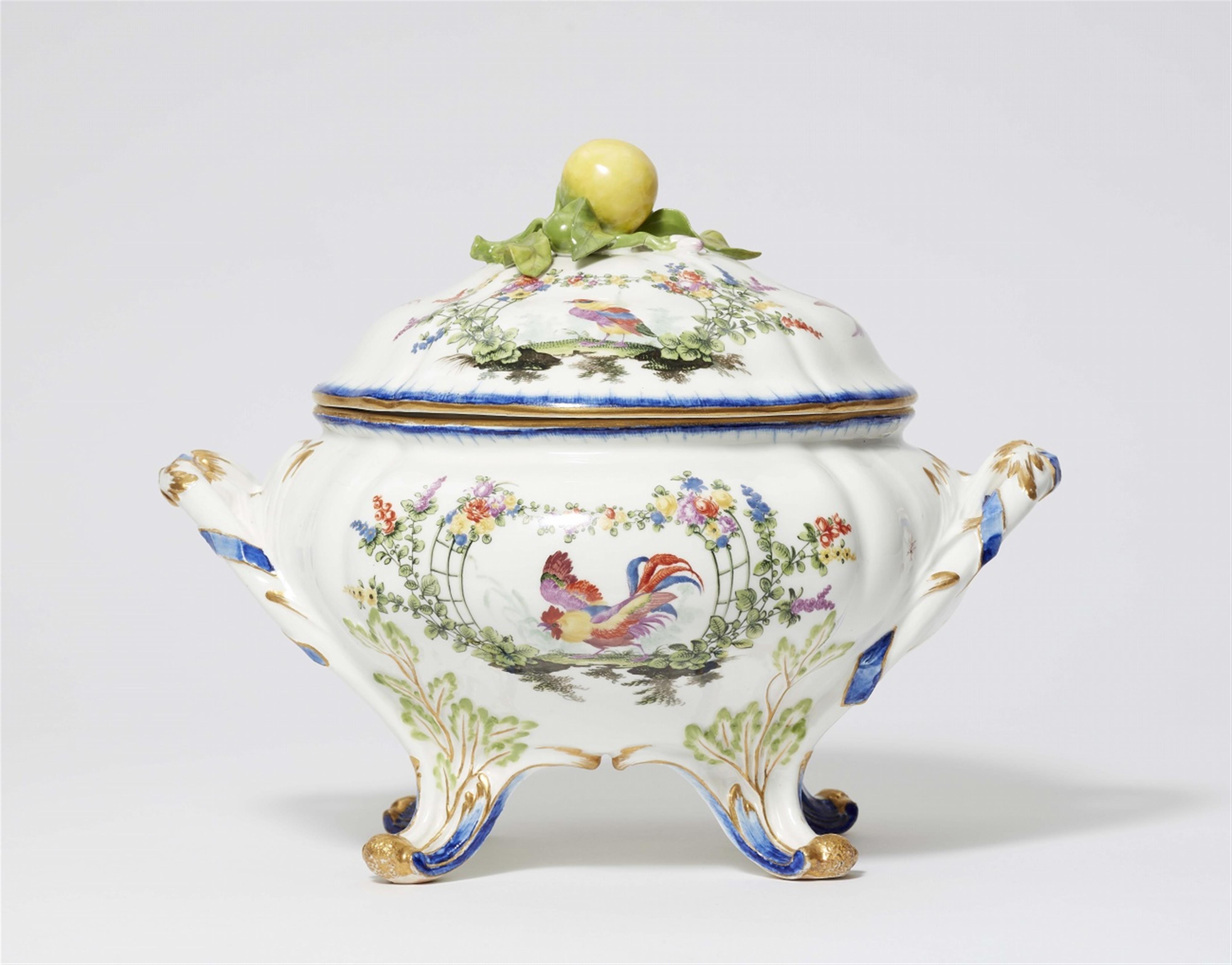A Meissen porcelain tureen and platter with bird decor - image-2