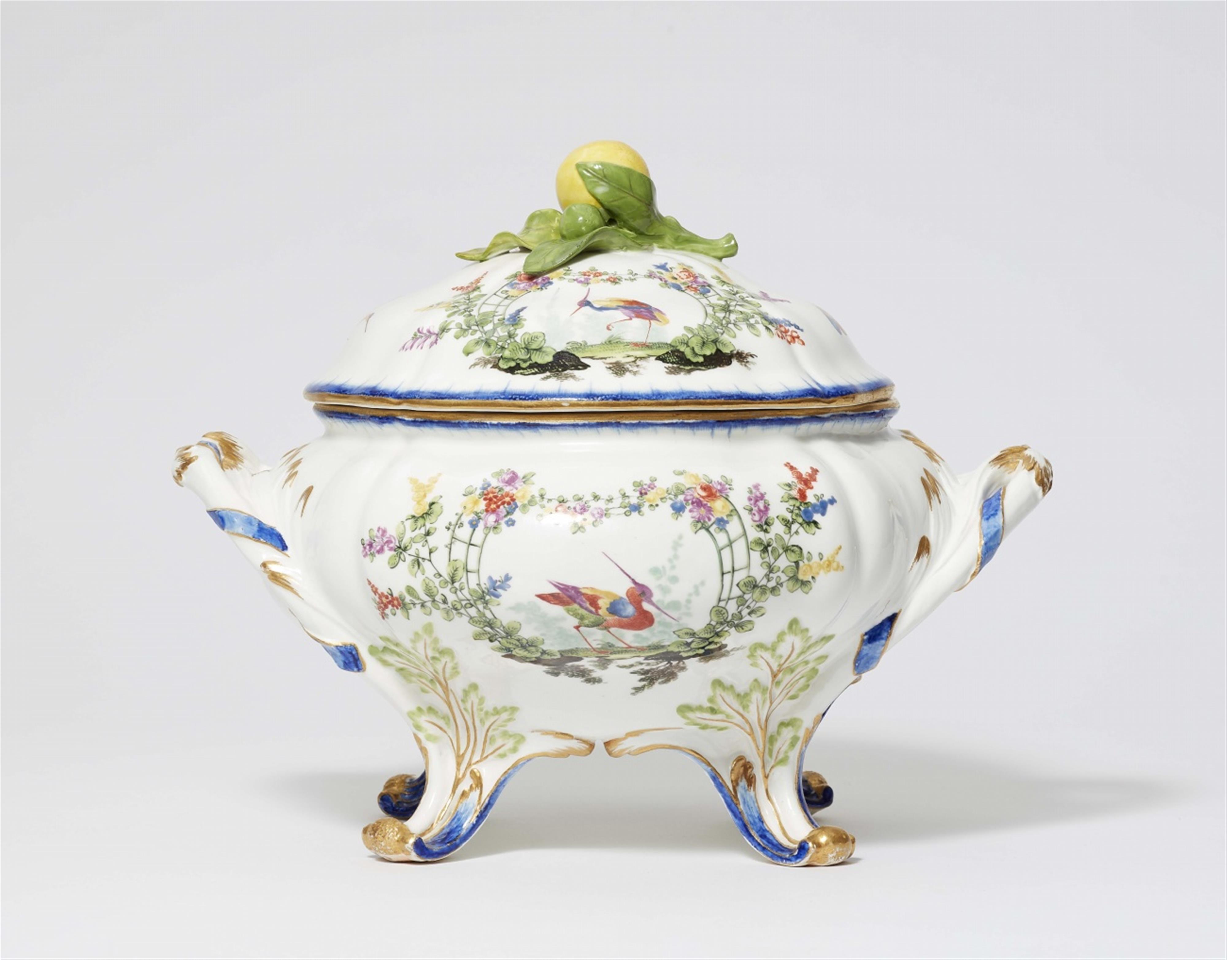 A Meissen porcelain tureen and platter with bird decor - image-4