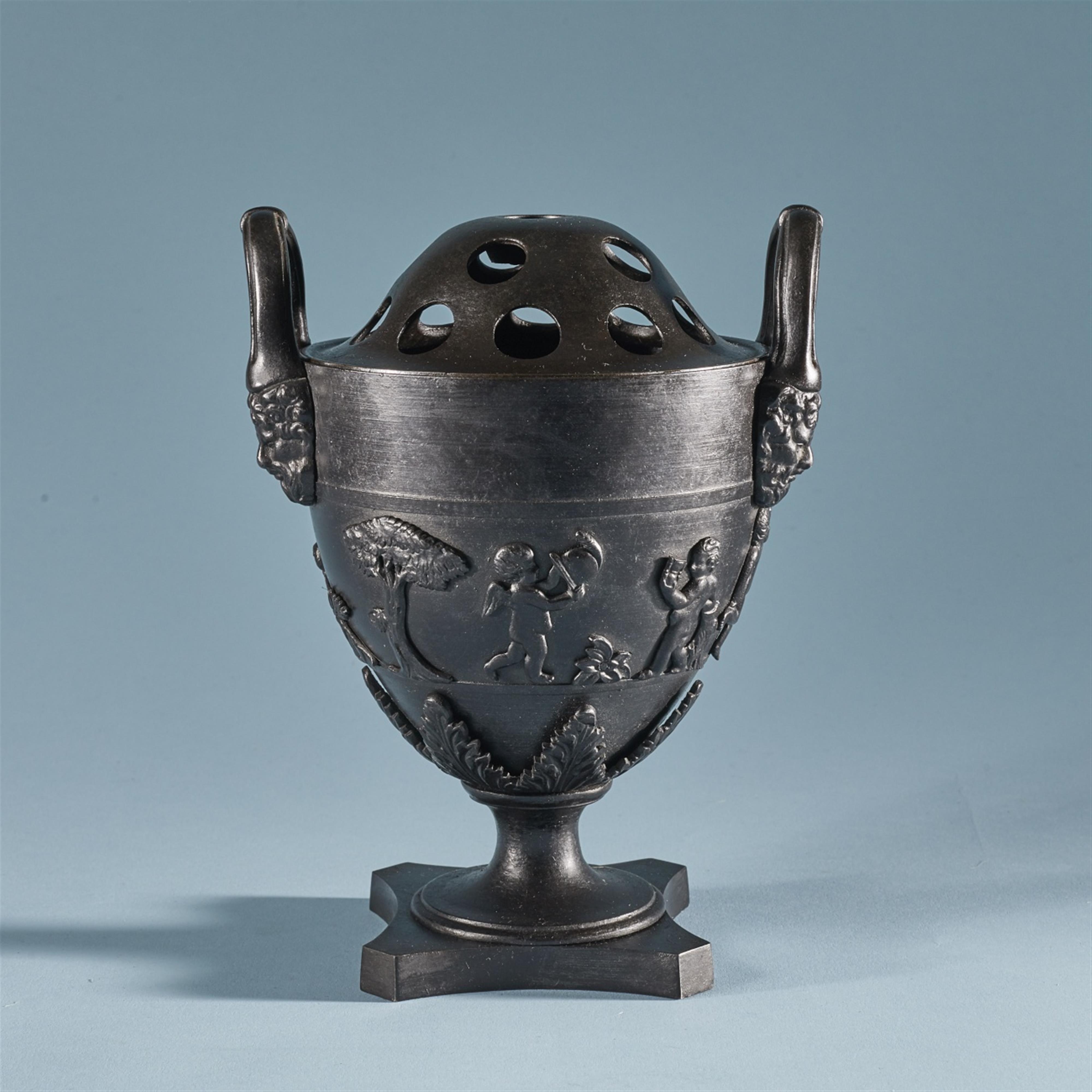Vase mit spielenden Putti - image-3