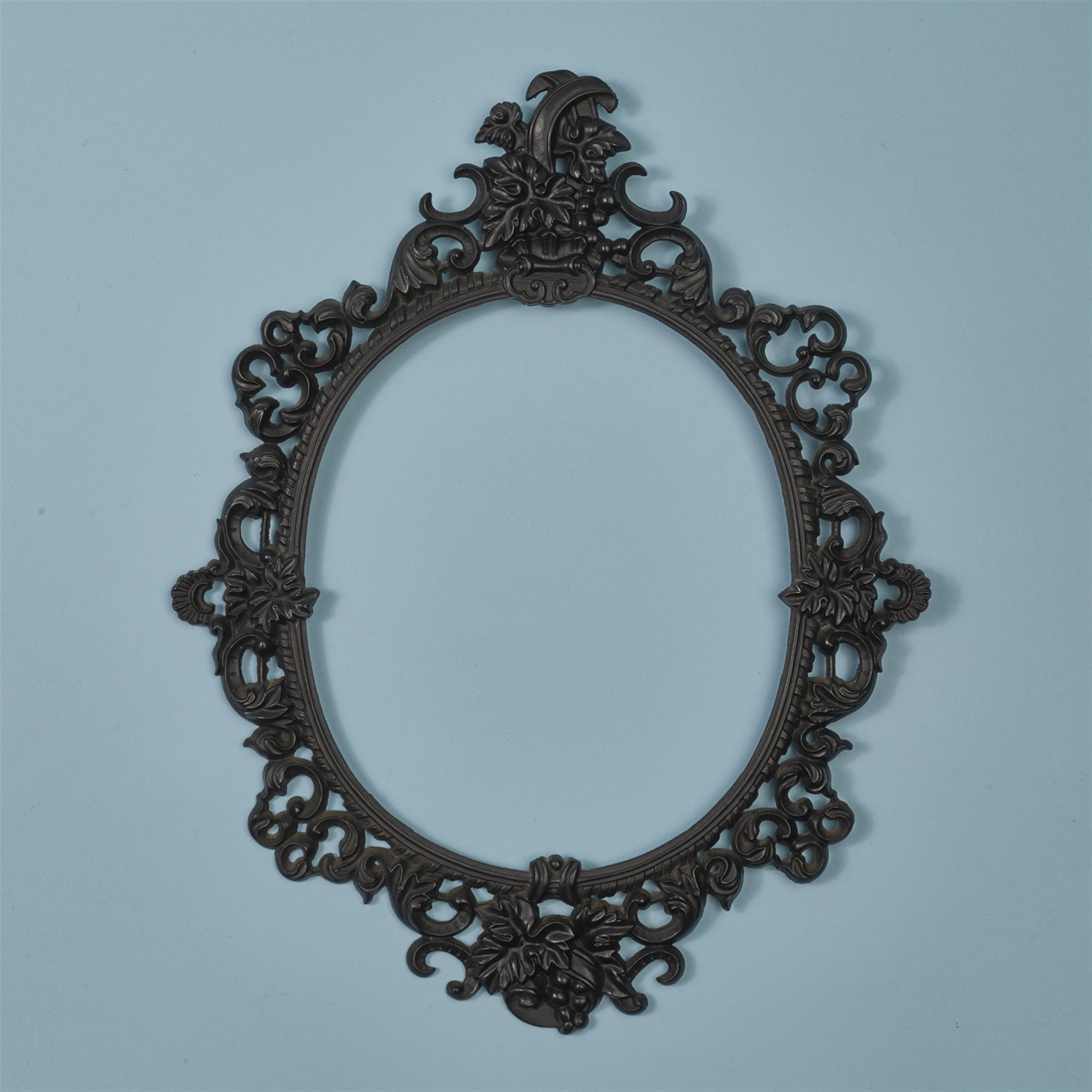 A cast iron picture frame from the Kasli foundry in the Ural Mountains - image-1