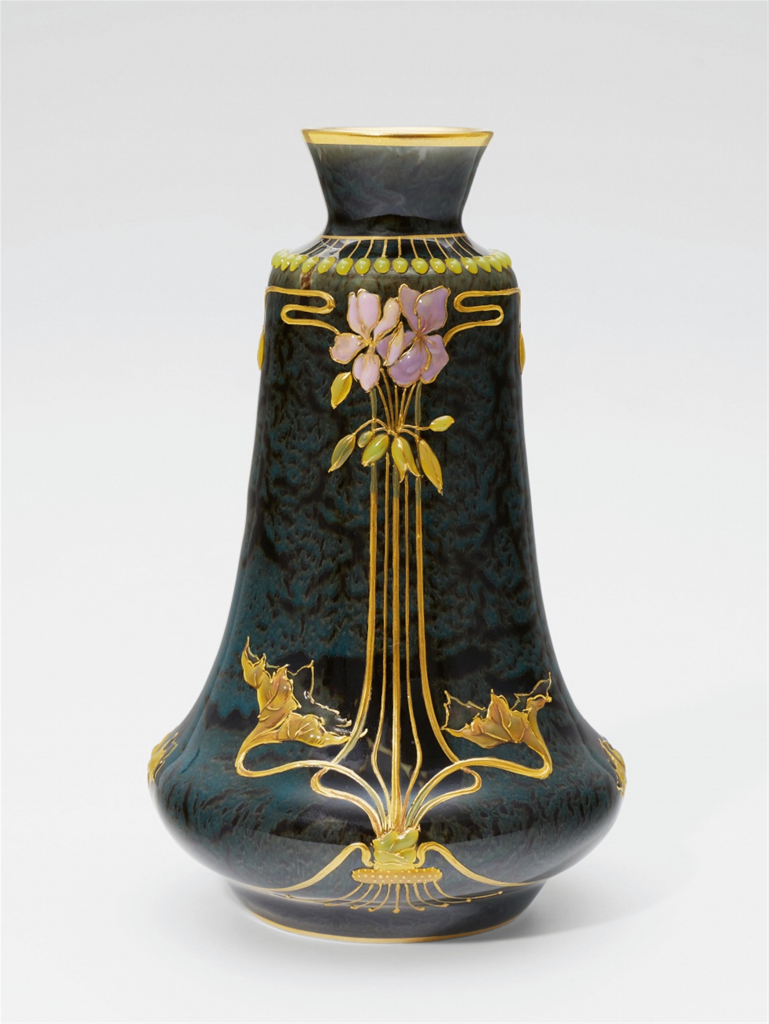 Vase mit Veilchen in Relief - image-1