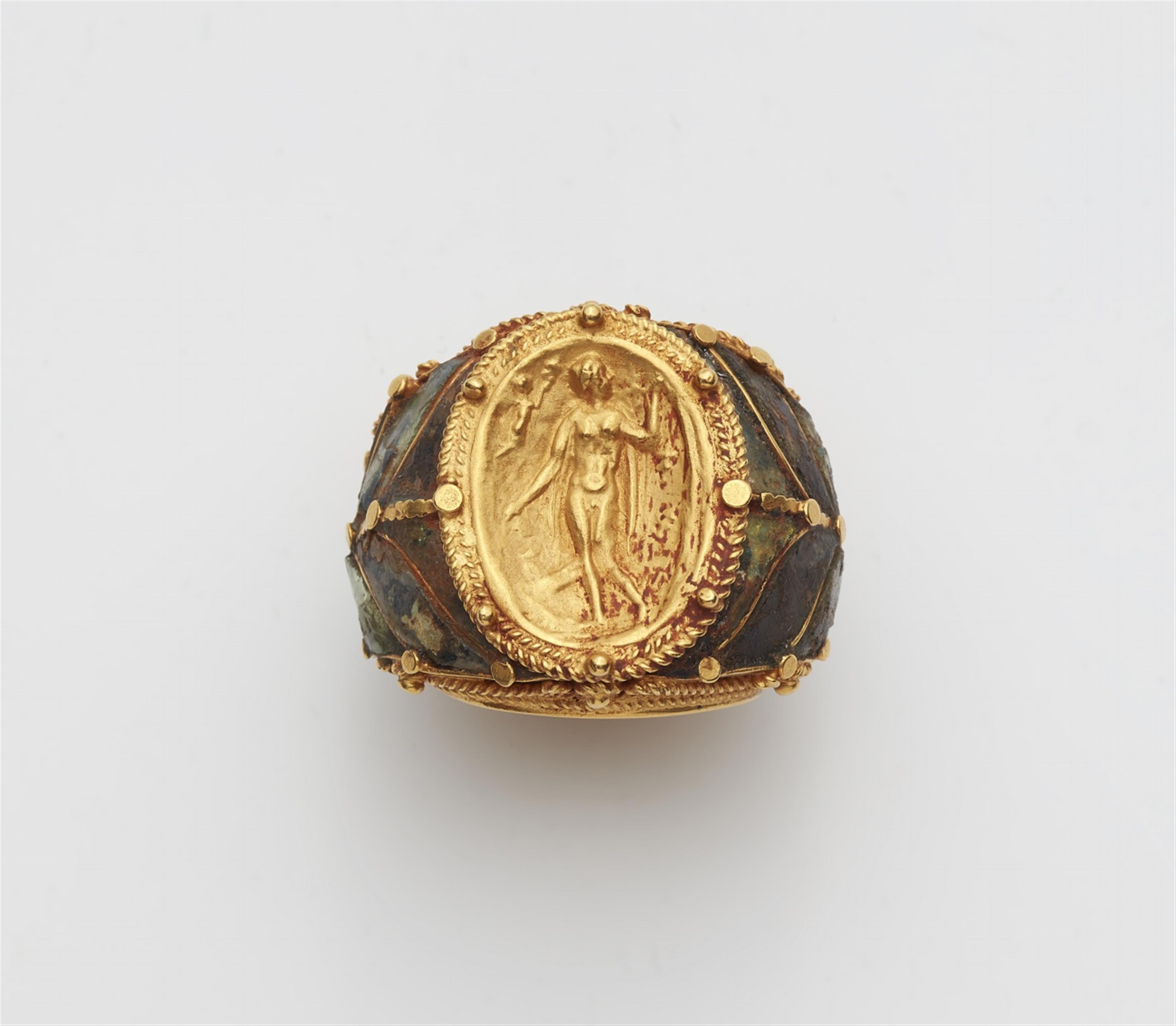 Historismus-Ring mit römischem Glas - image-1