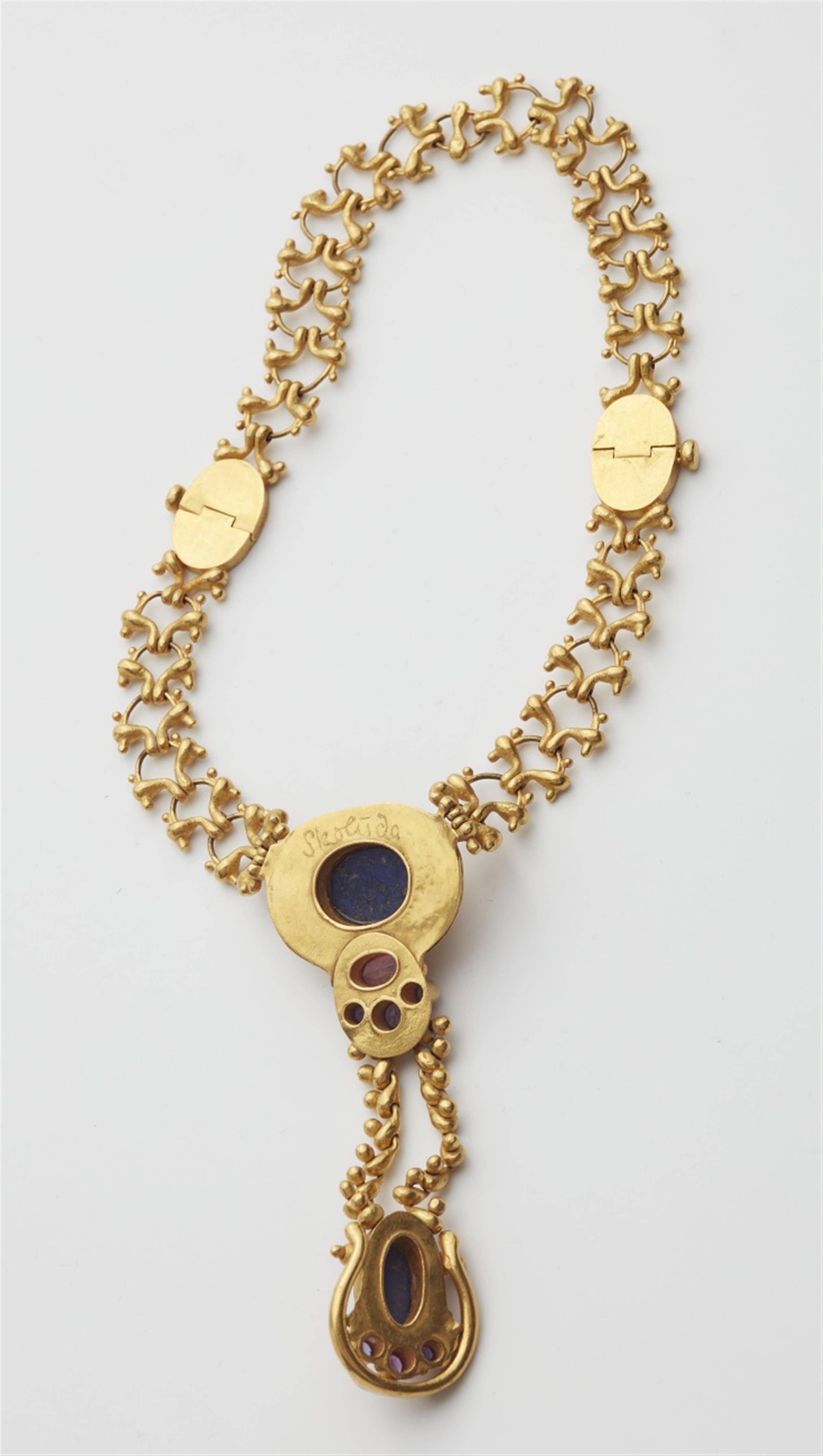 A 22k gold transformable necklace - image-2