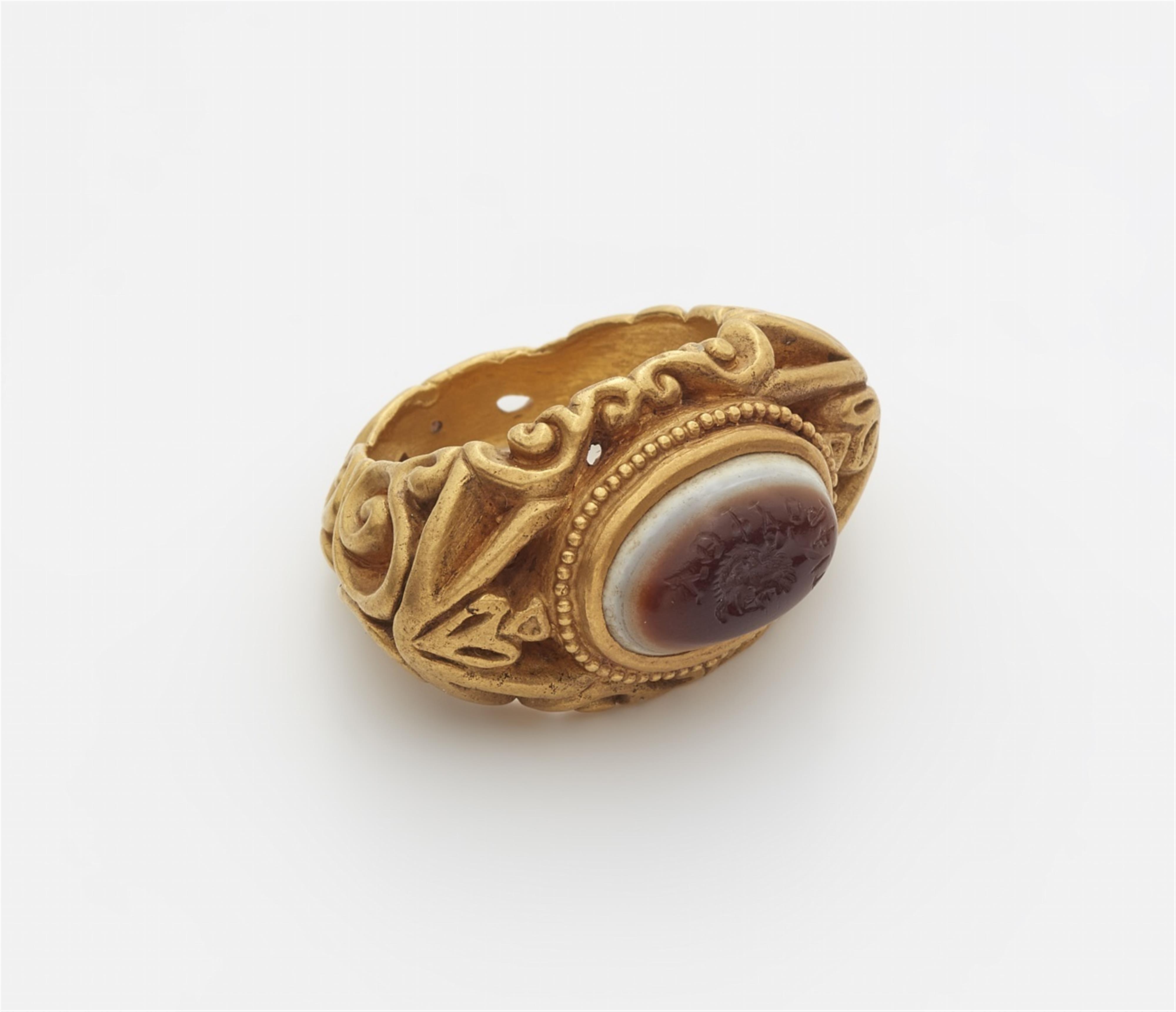 A 22k gold ring with an ancient intaglio - image-4