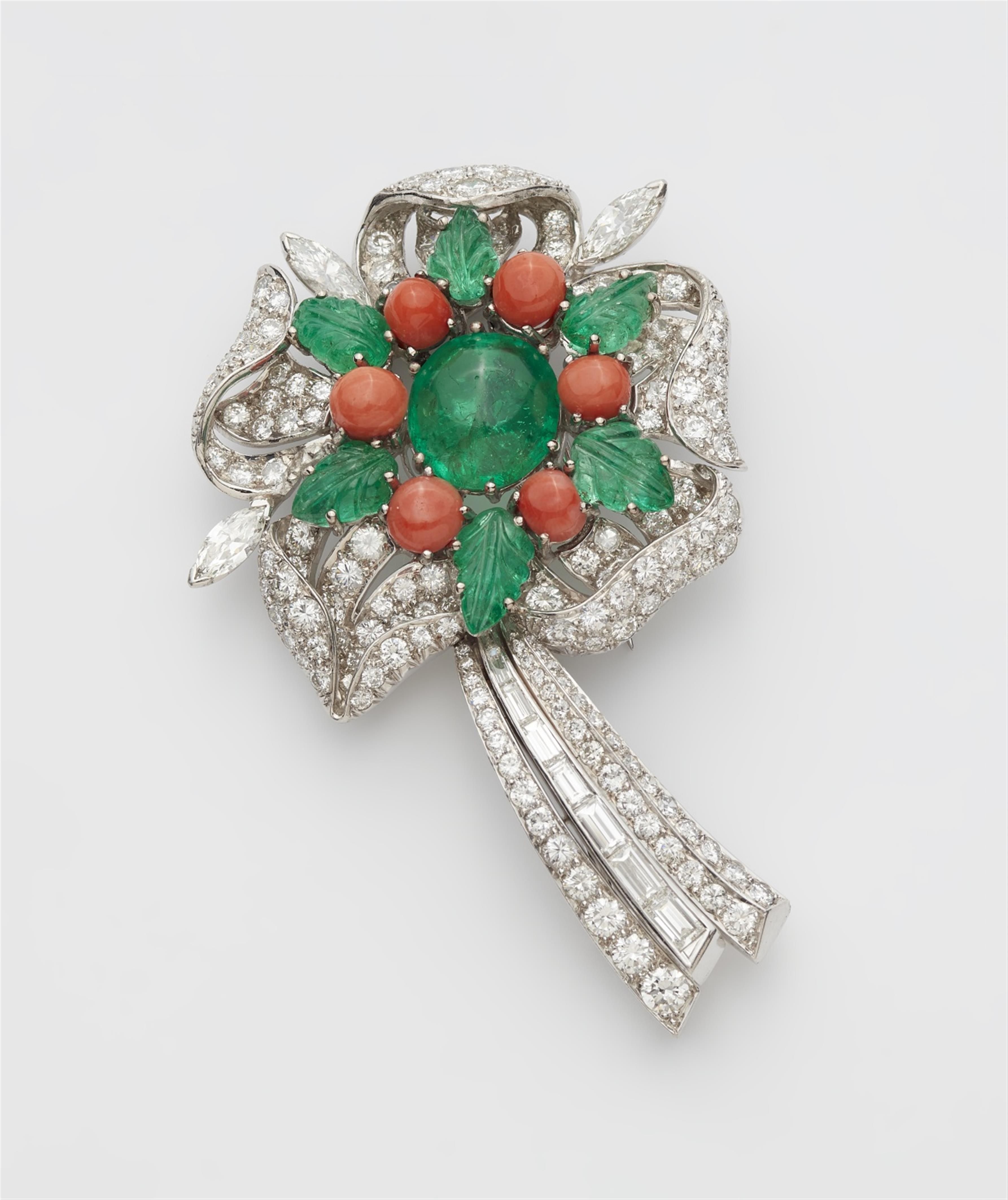A retro style platinum emerald diamond coral clip brooch - image-1