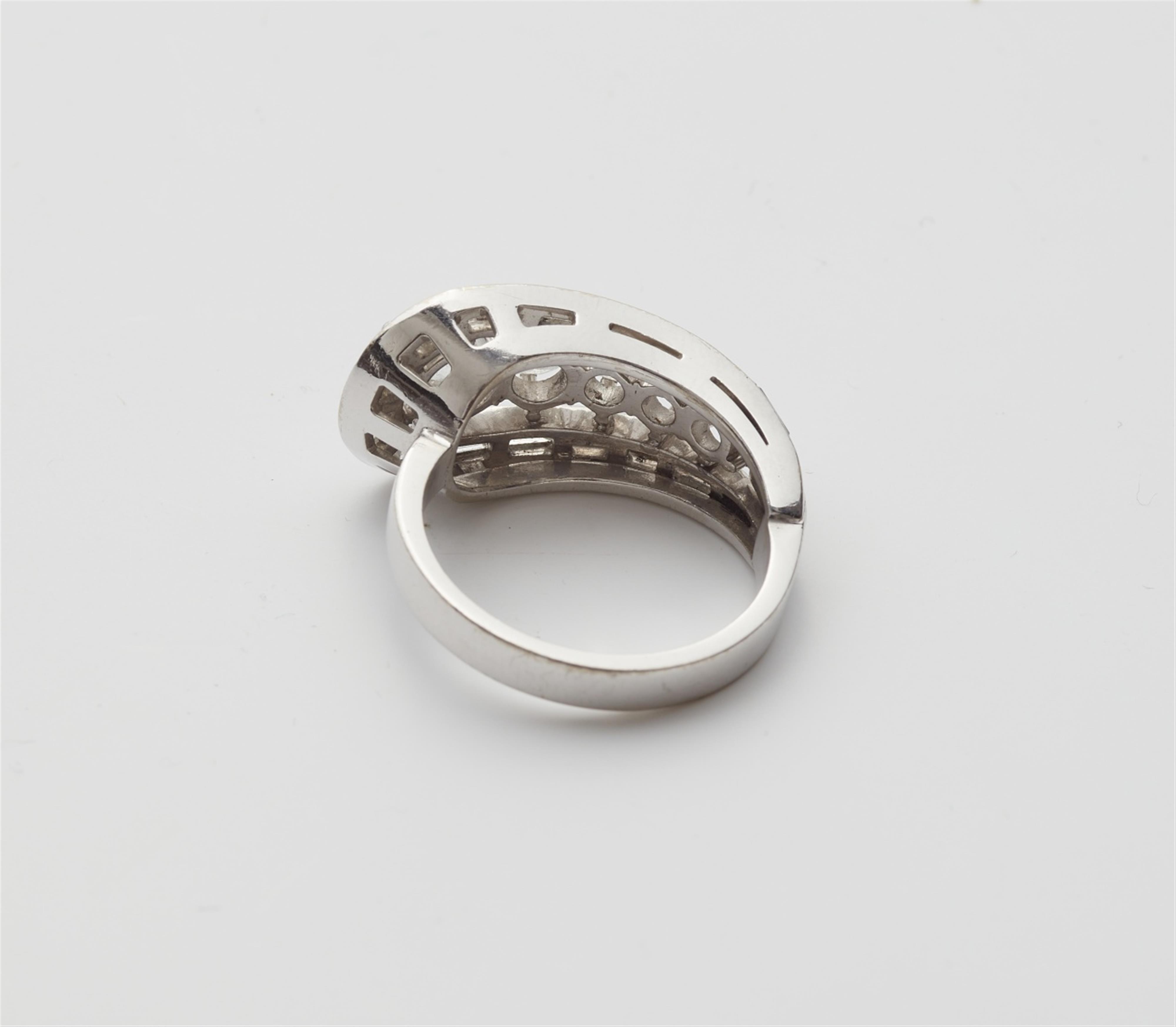 An 18k white gold diamond ring - image-2