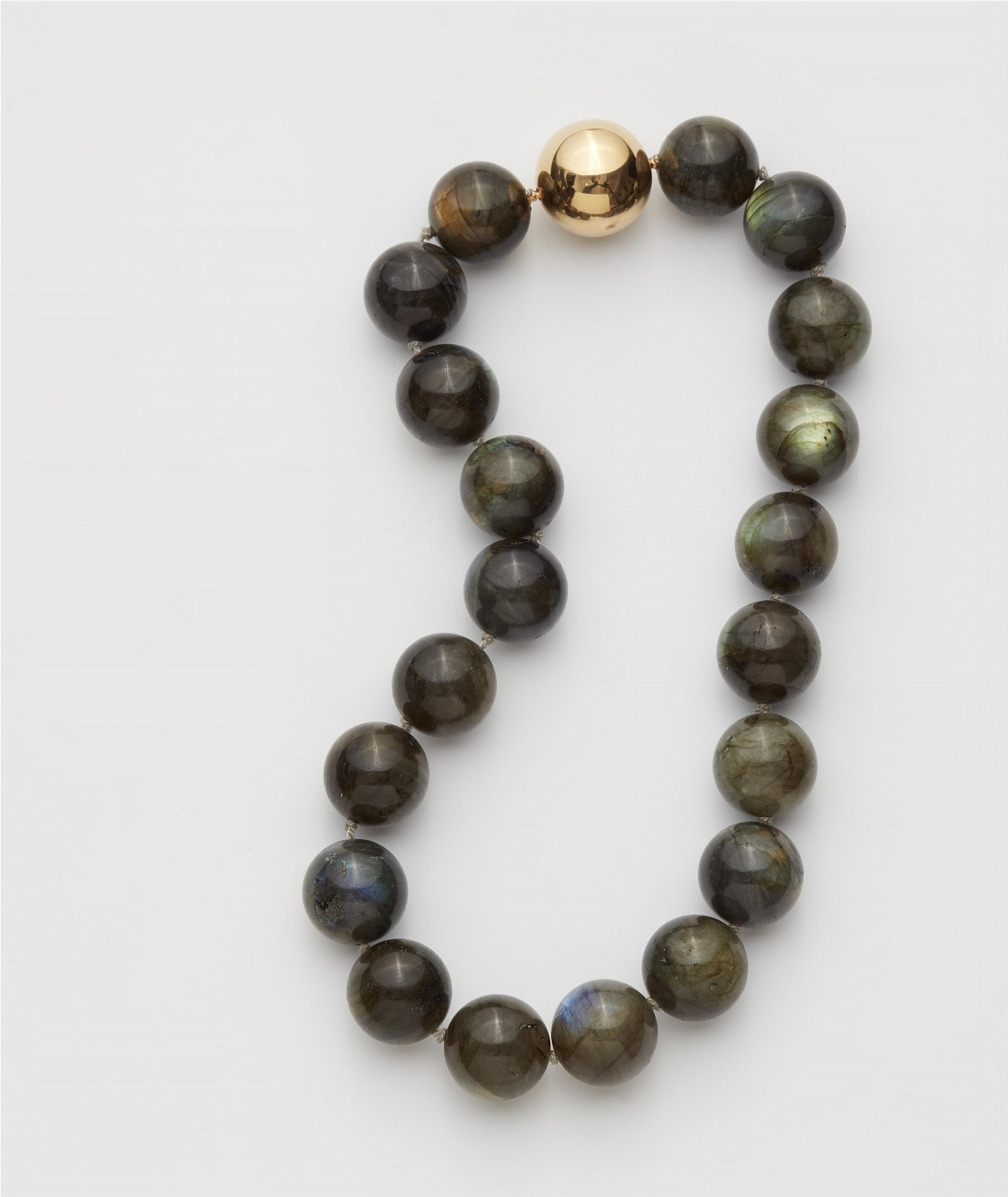 A labradorite bead necklace - image-1
