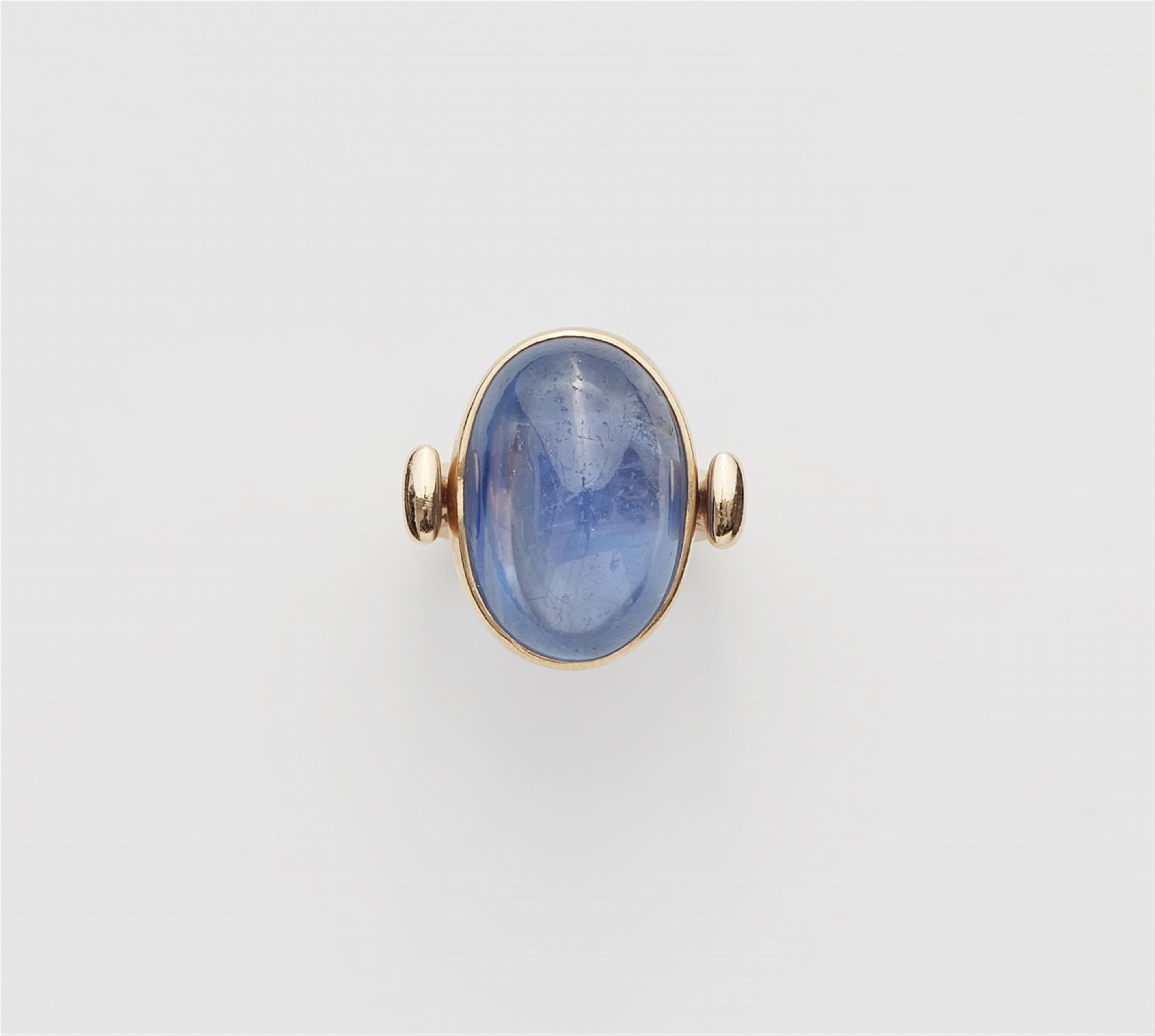 A designer 14k gold sapphire ring - image-1
