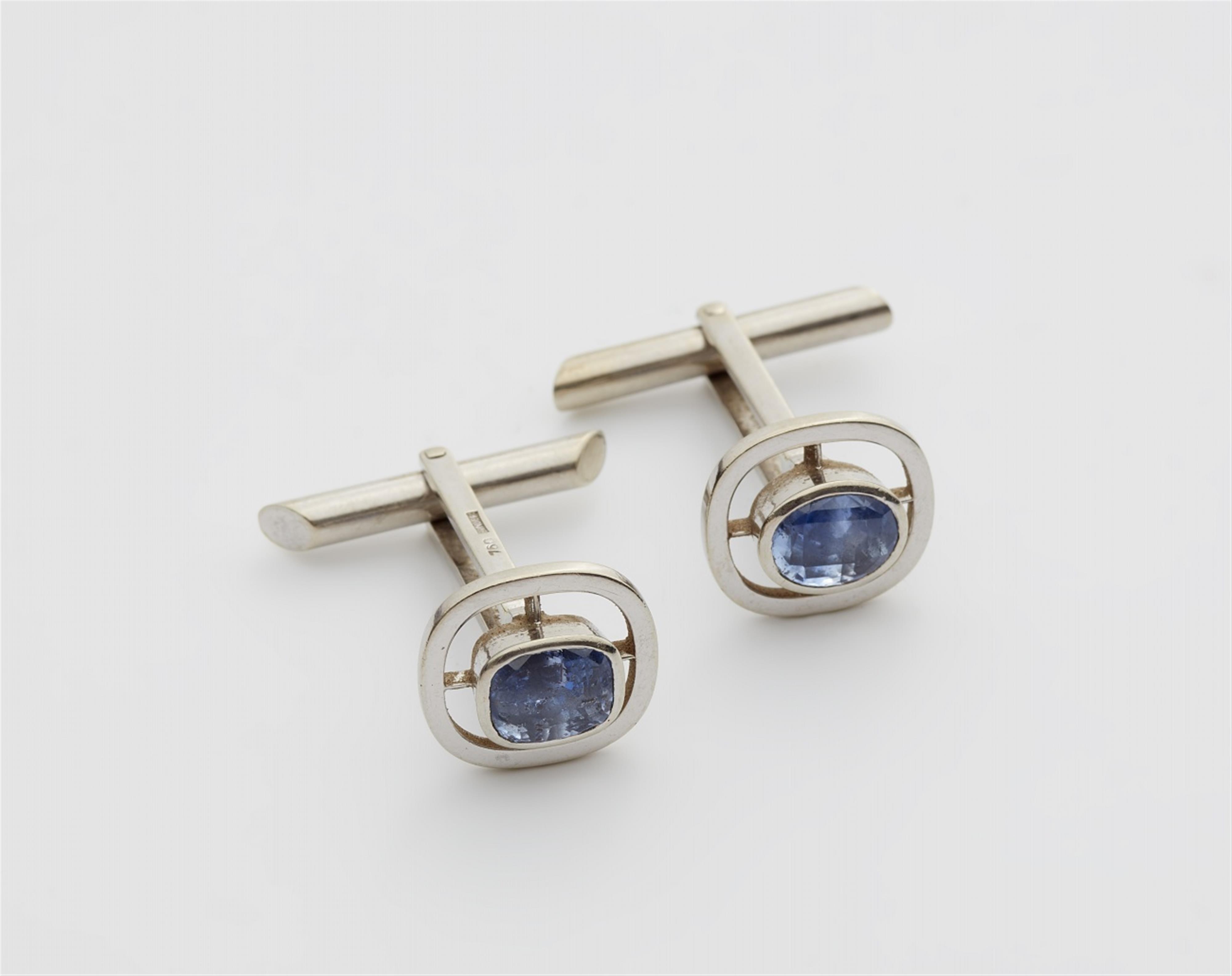 A pair of 18k white gold sapphire cufflinks - image-1