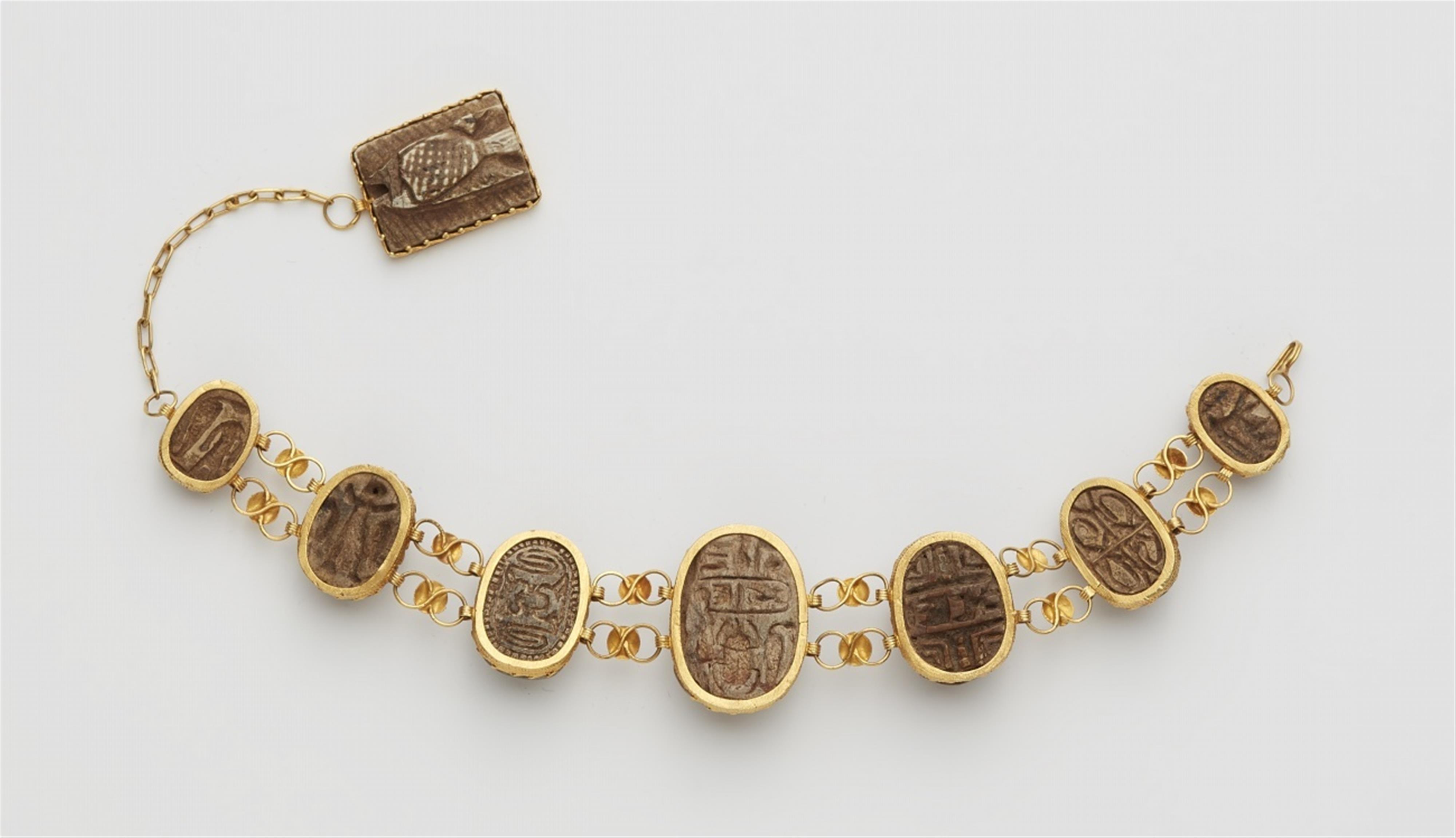 Armband mit antiken Skarabäen - image-2