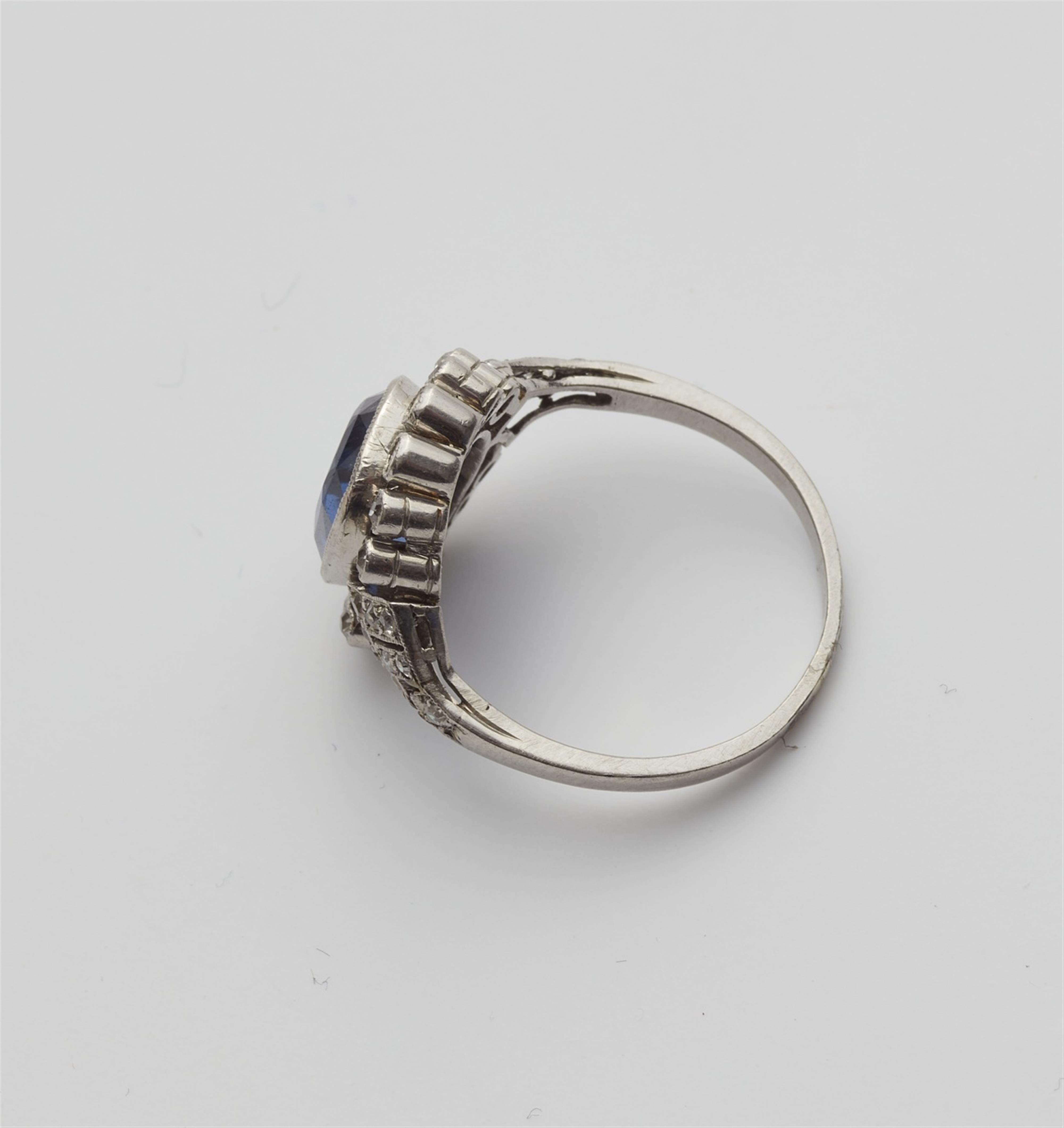 Belle Epoque-Ring mit Saphir - image-2