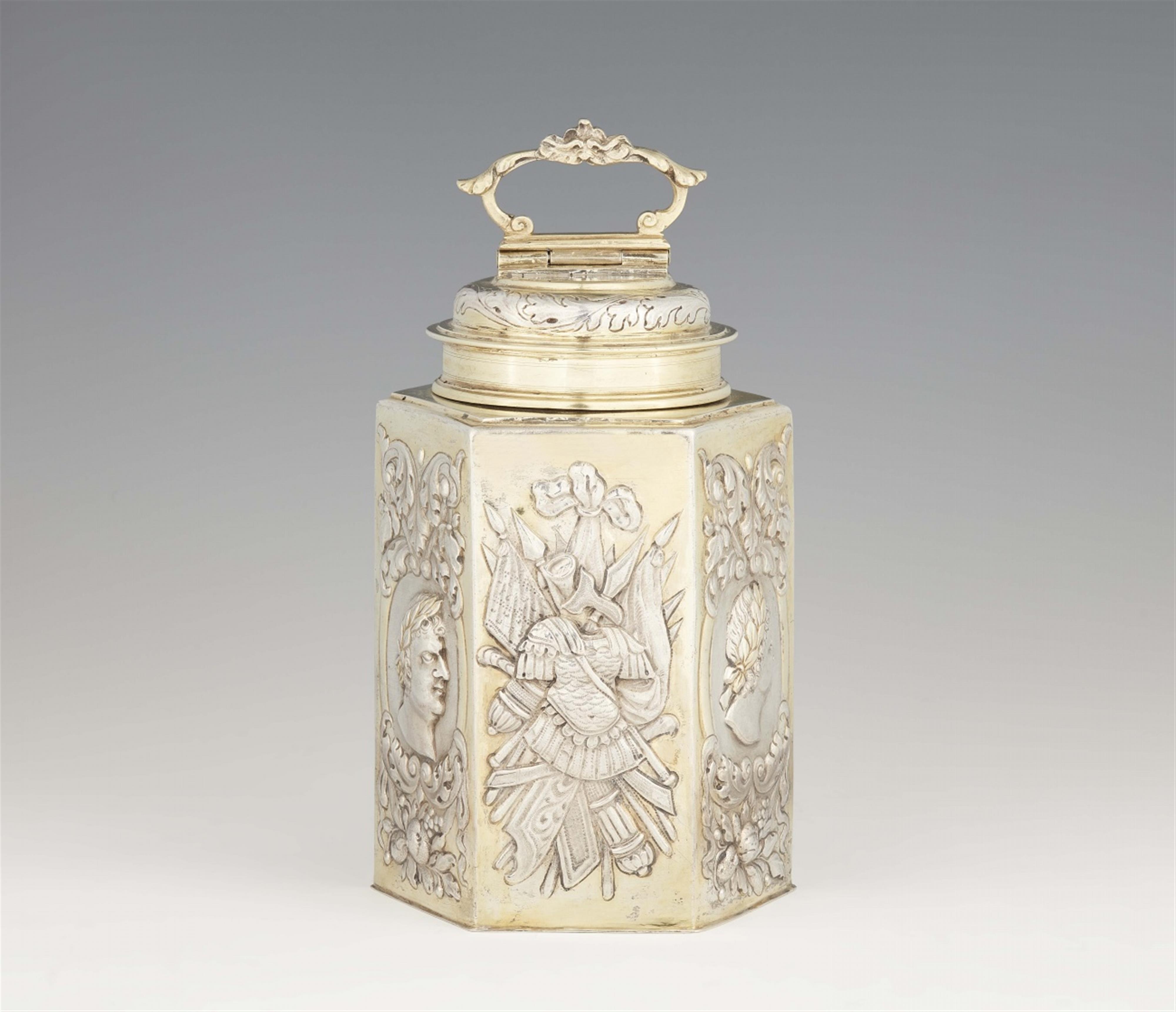 An important Leipzig silver flask - image-2