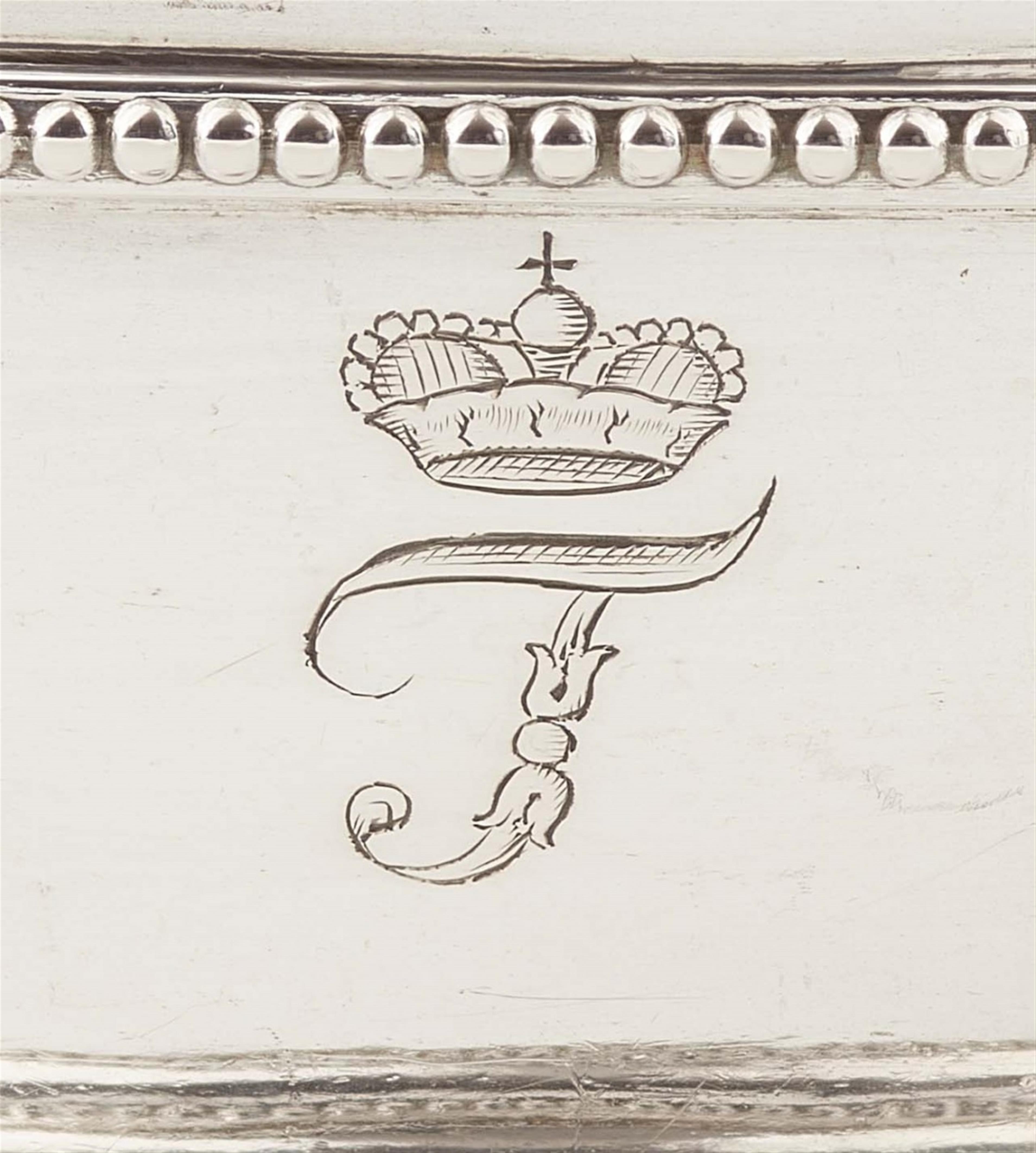 An Augsburg silver tea service made for the Princes of Thurn and Taxis - image-2