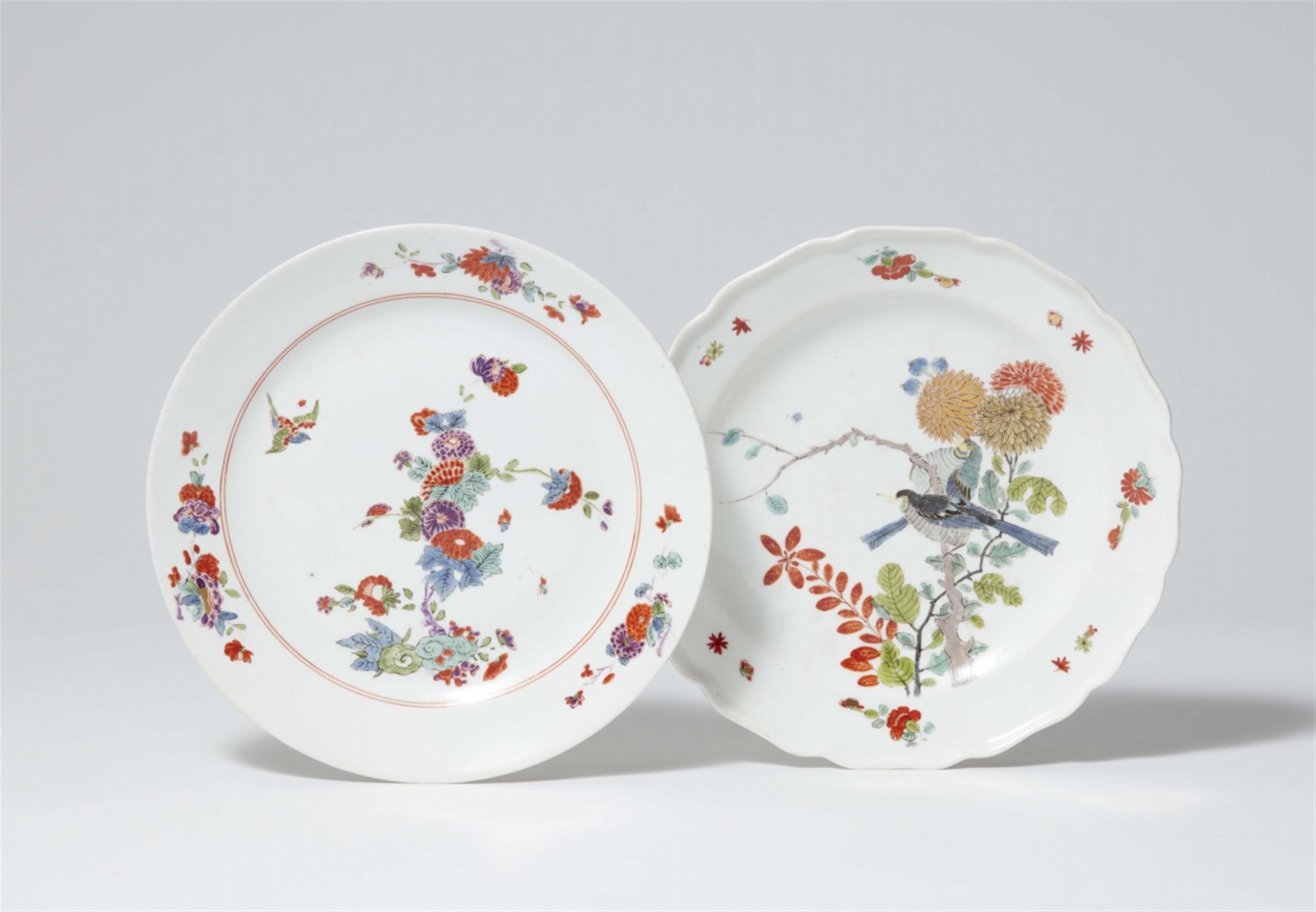 Two Meissen porcelain plates with Chinoiserie decoration - image-1