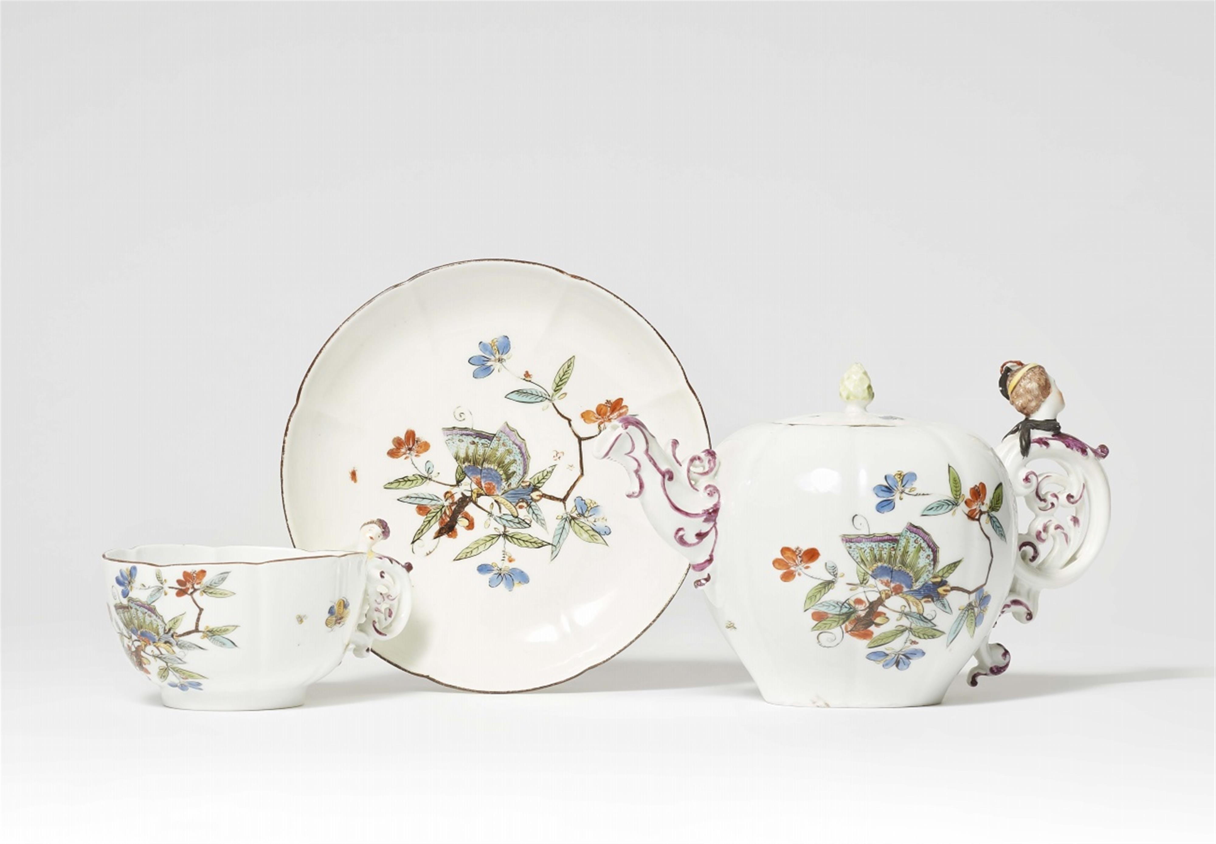 A Meissen porcelain teapot and cup with butterfly motifs - image-1