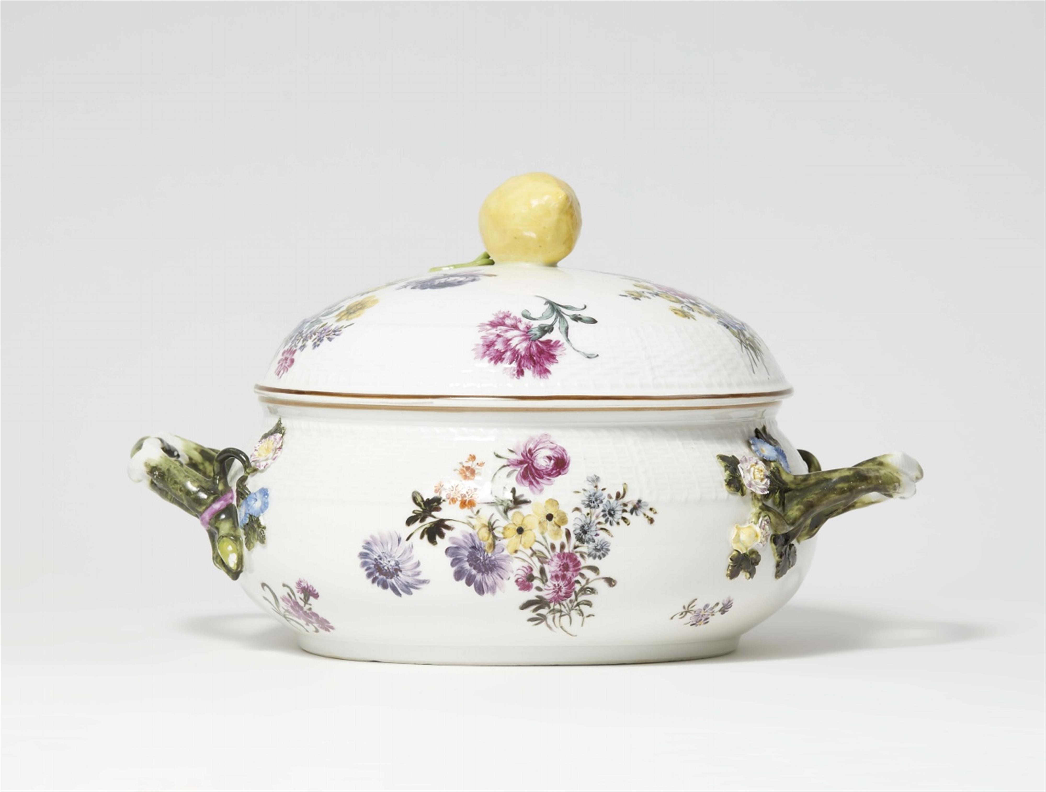 A Meissen porcelain tureen with naturalistic flowers - image-1