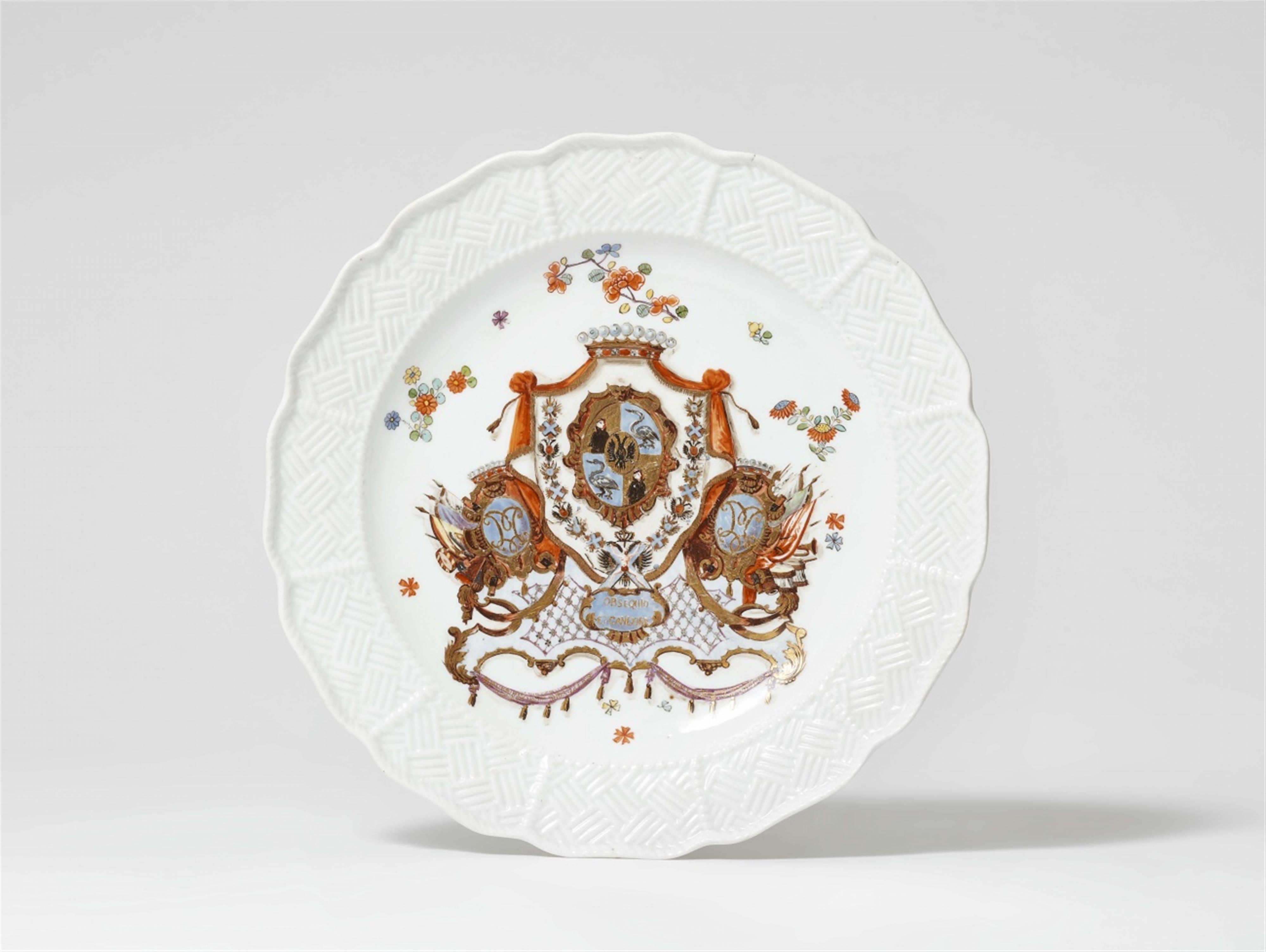 A Meissen porcelain plate from the dinner service made for General Field Marshall Burchard Christoph von Münnich - image-1