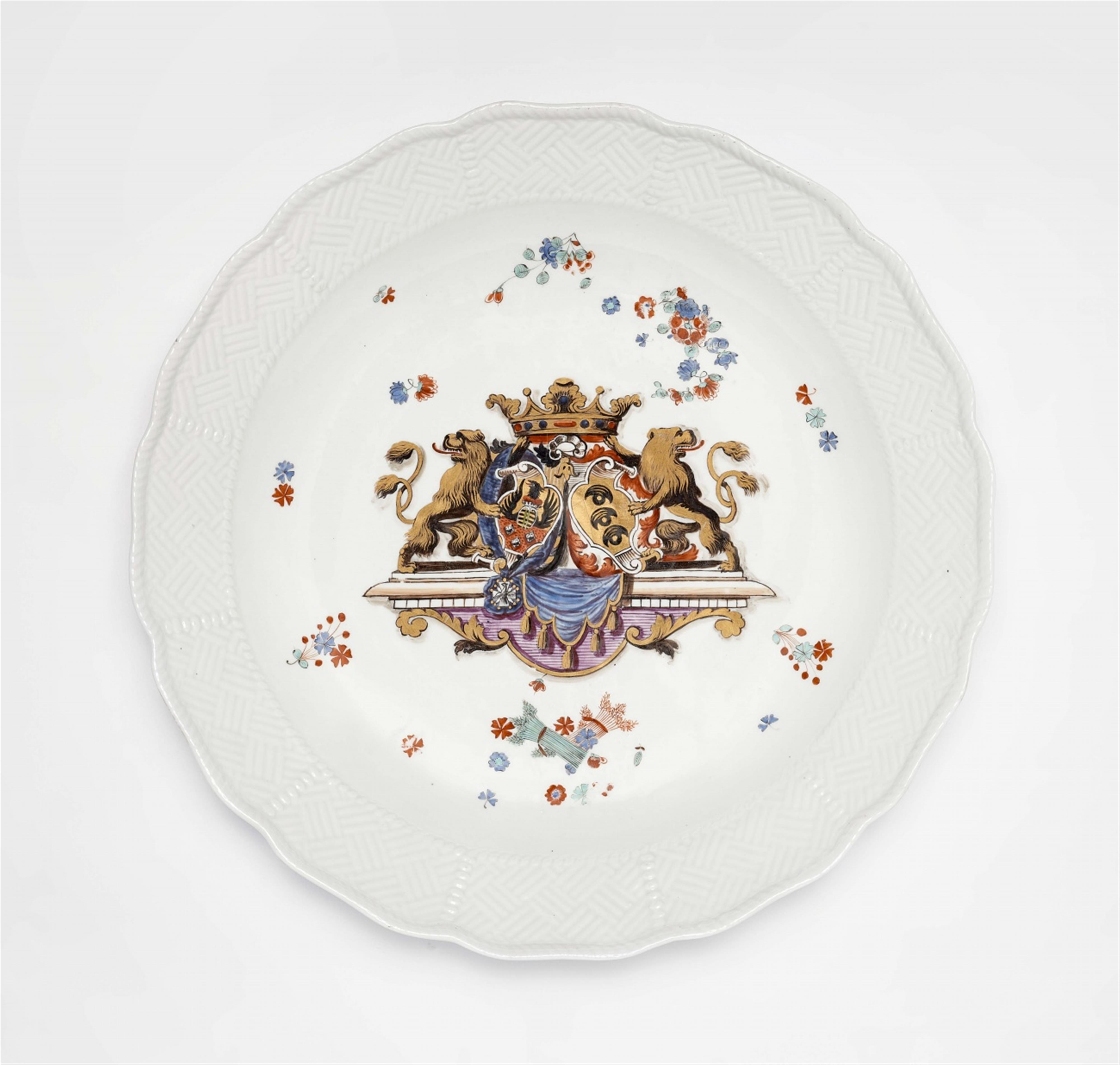 A Meissen porcelain dish from the dinner service made for Count Sulkowski - image-1