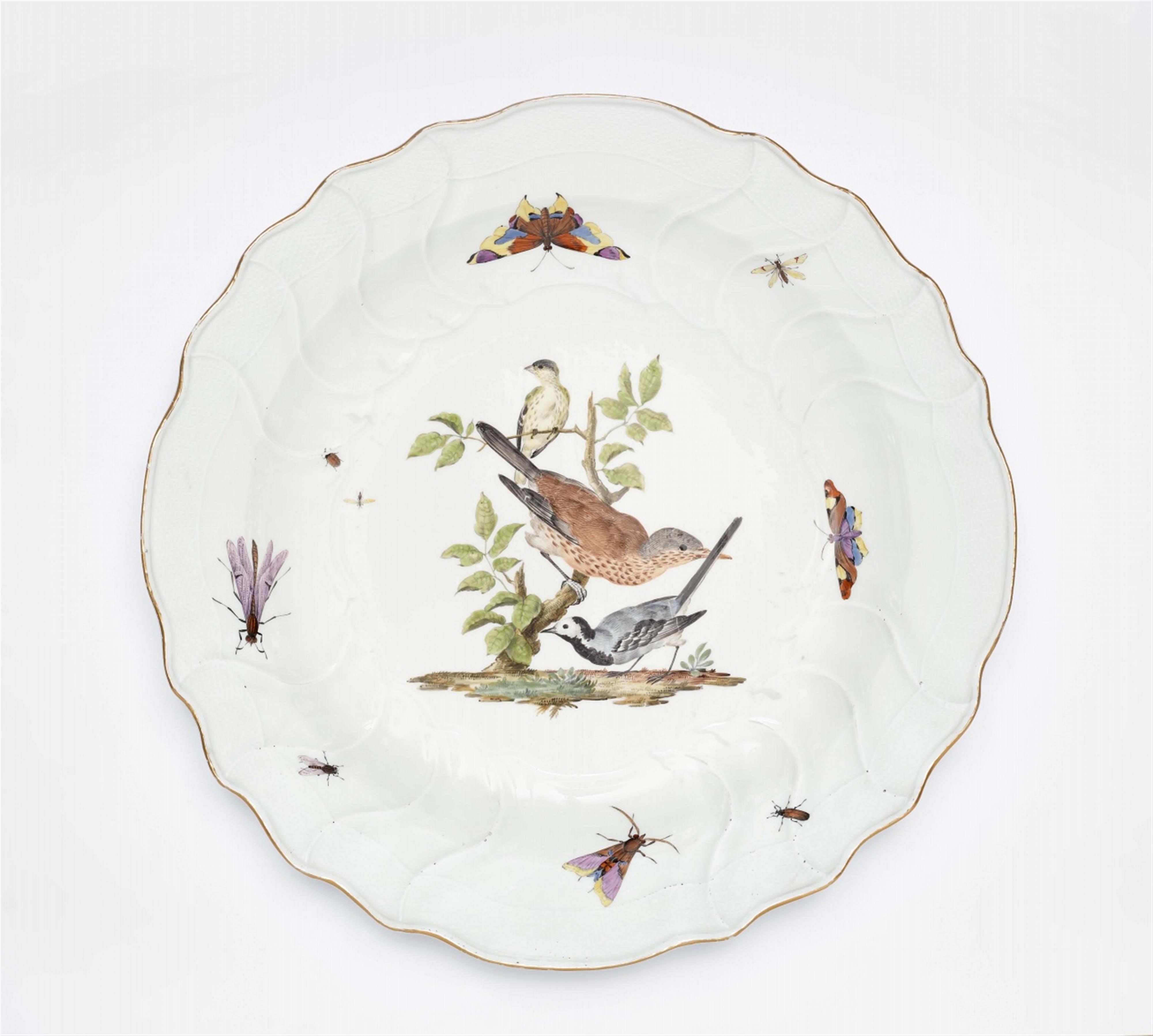 A Meissen porcelain dish with Continental bird motifs - image-1
