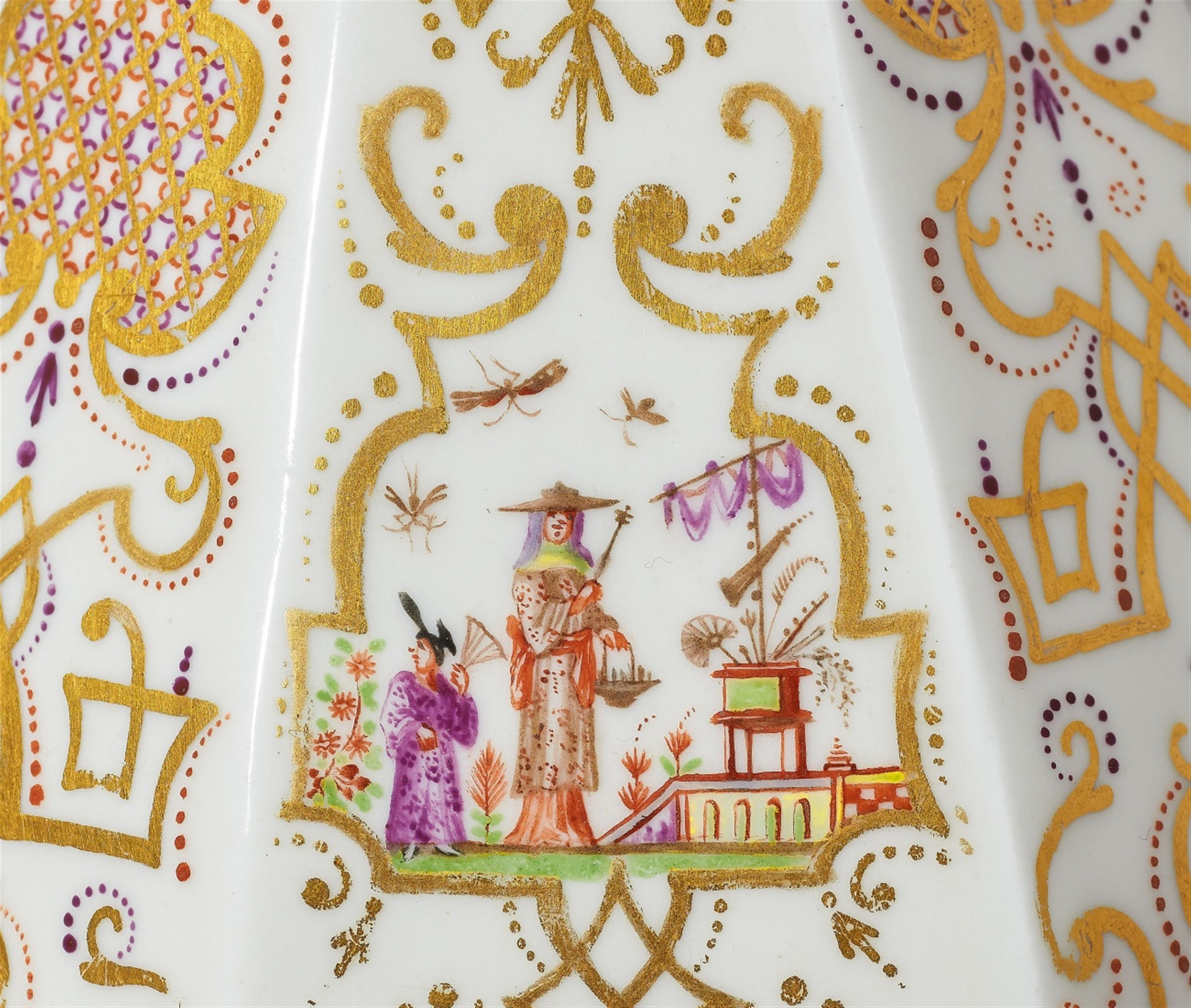 A rare and finely decorated Meissen porcelain sake bottle - image-5