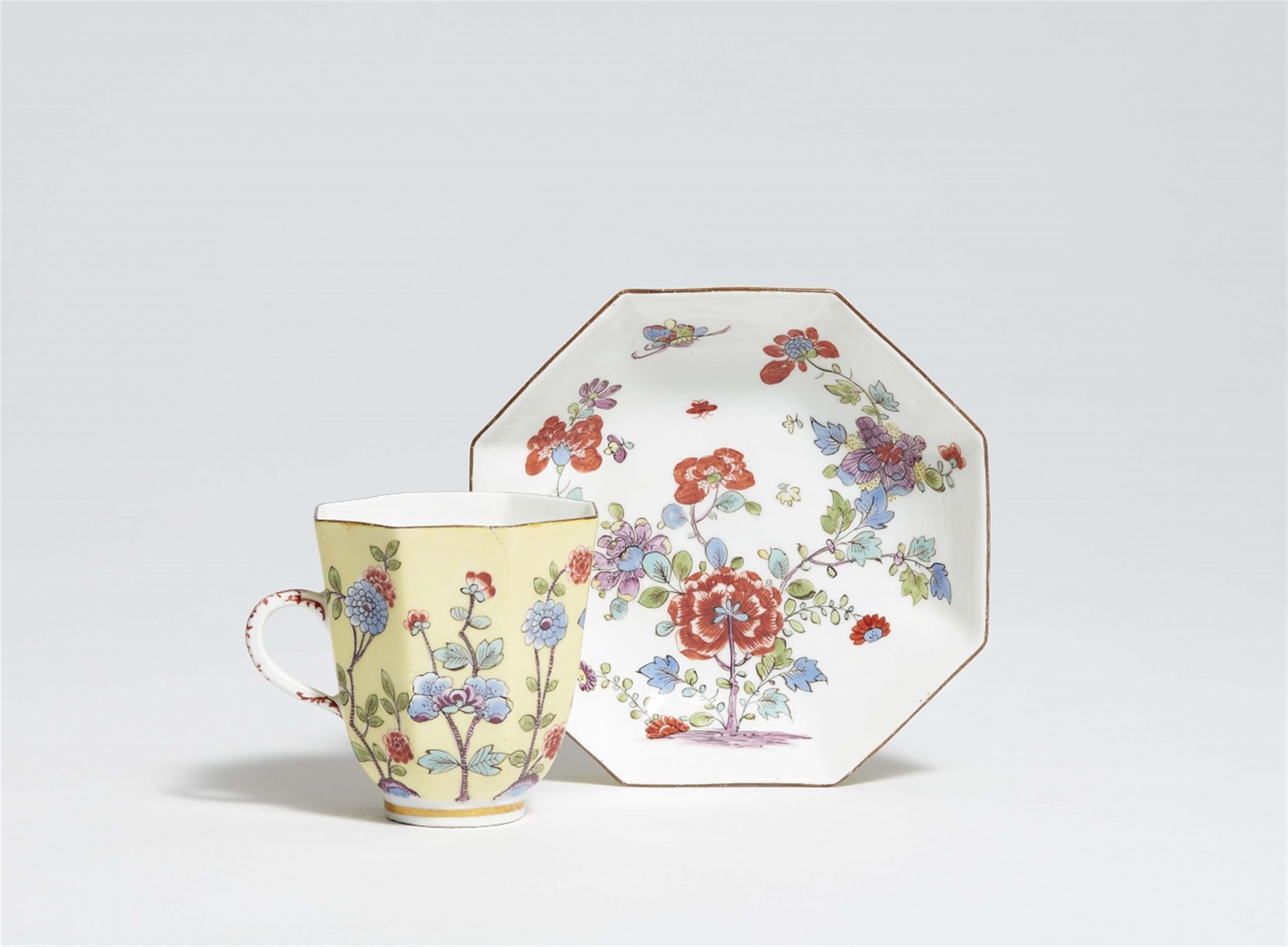 A Meissen porcelain cup and saucer with “indianische blumen” - image-1