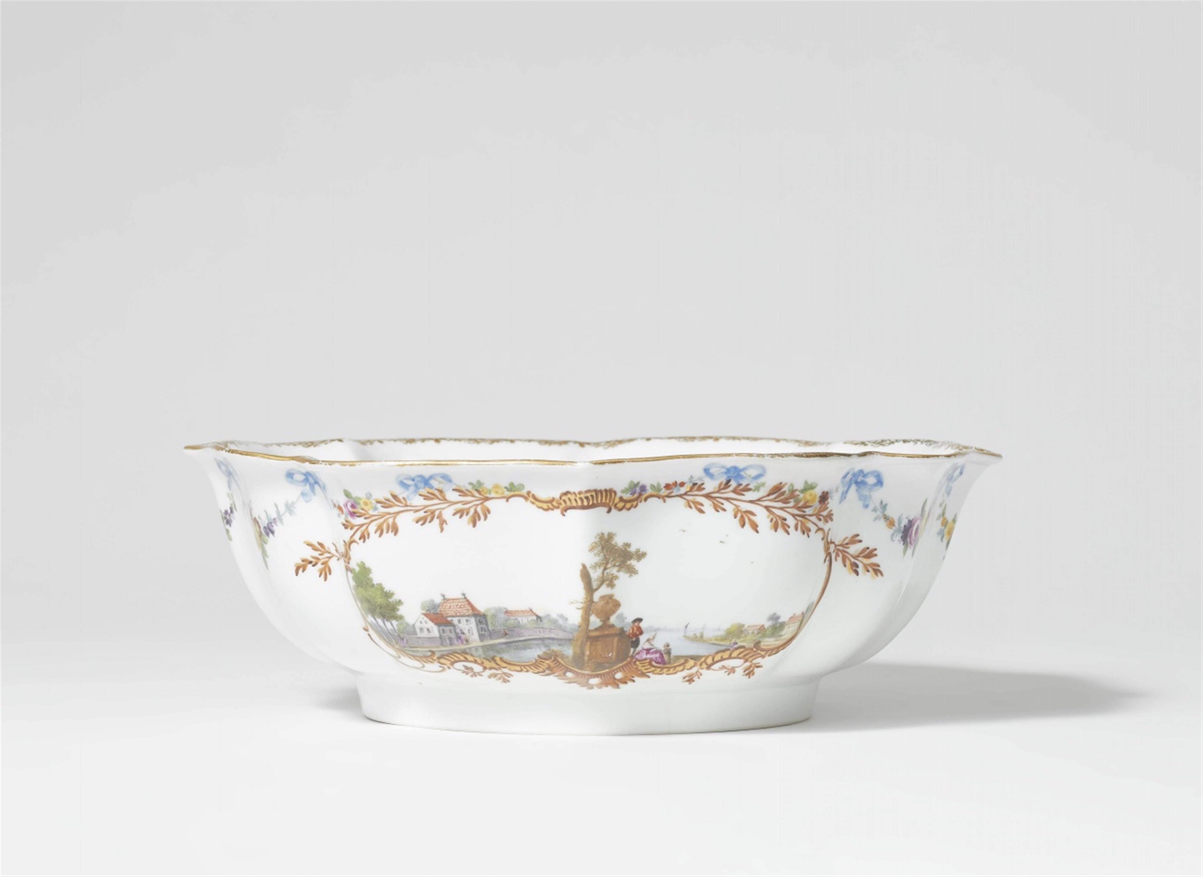 A rare Meissen porcelain dish with Dutch vedutas - image-1