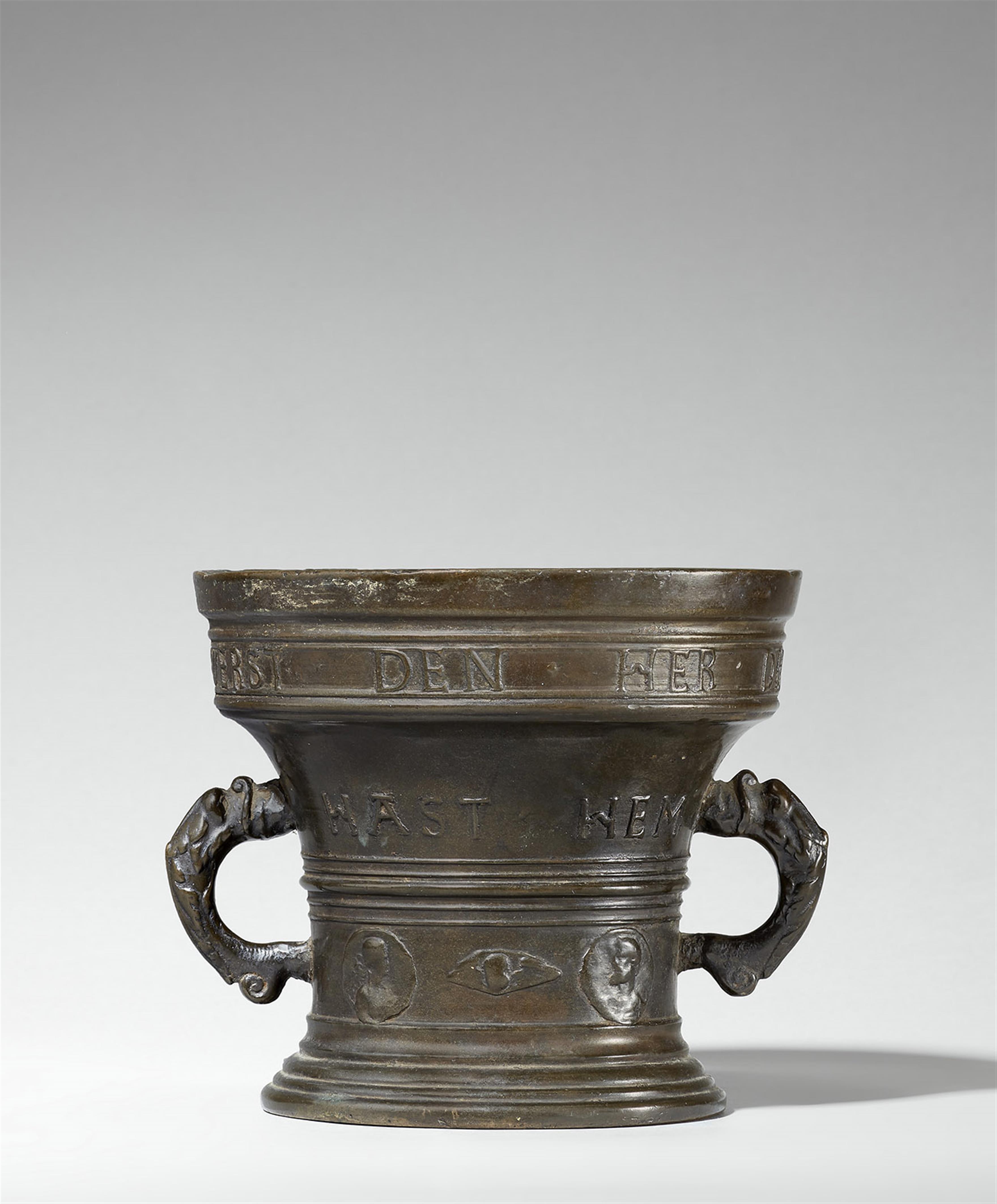 A rare Aachen mortar from 1580 - image-4