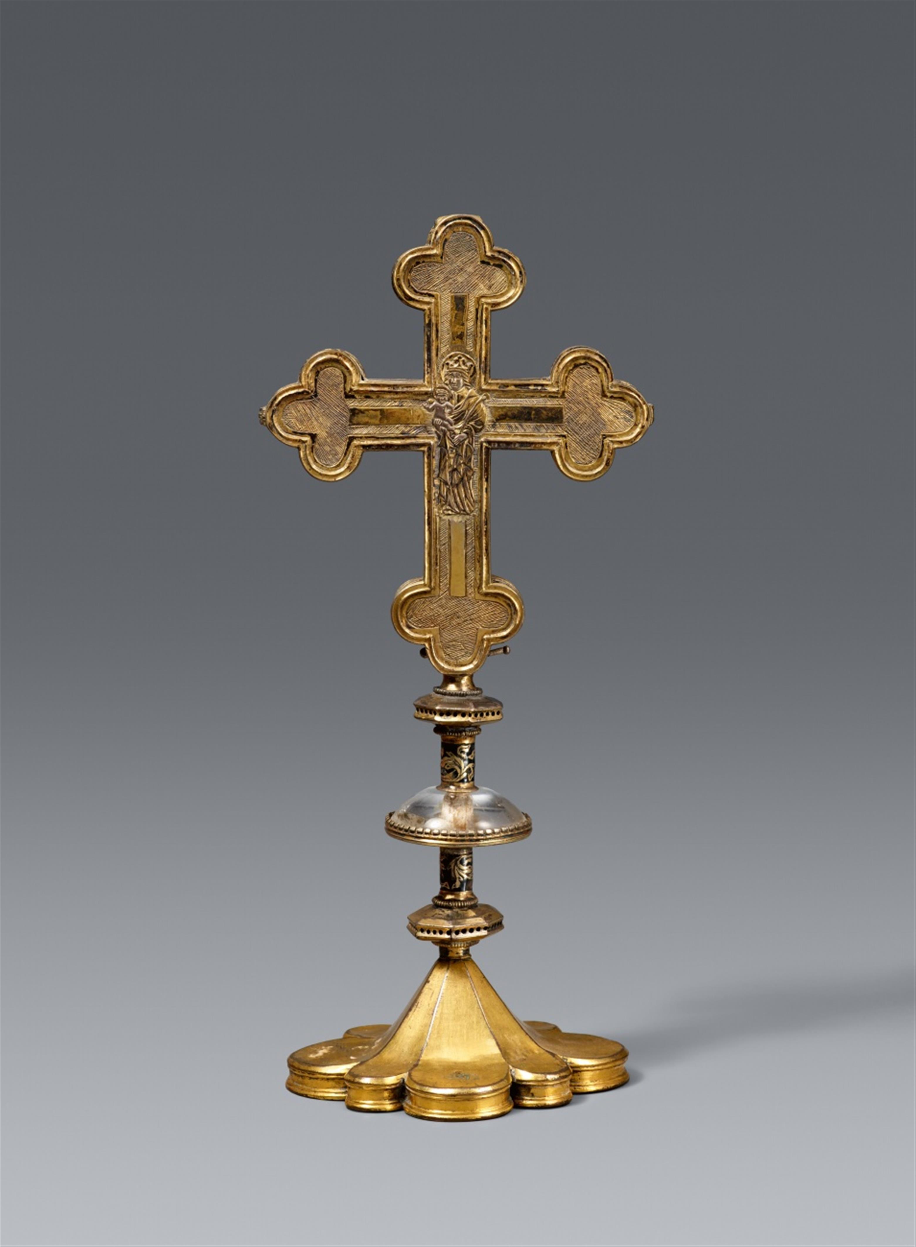 German 15th century - A 15th century German copper reliquary cross - image-2