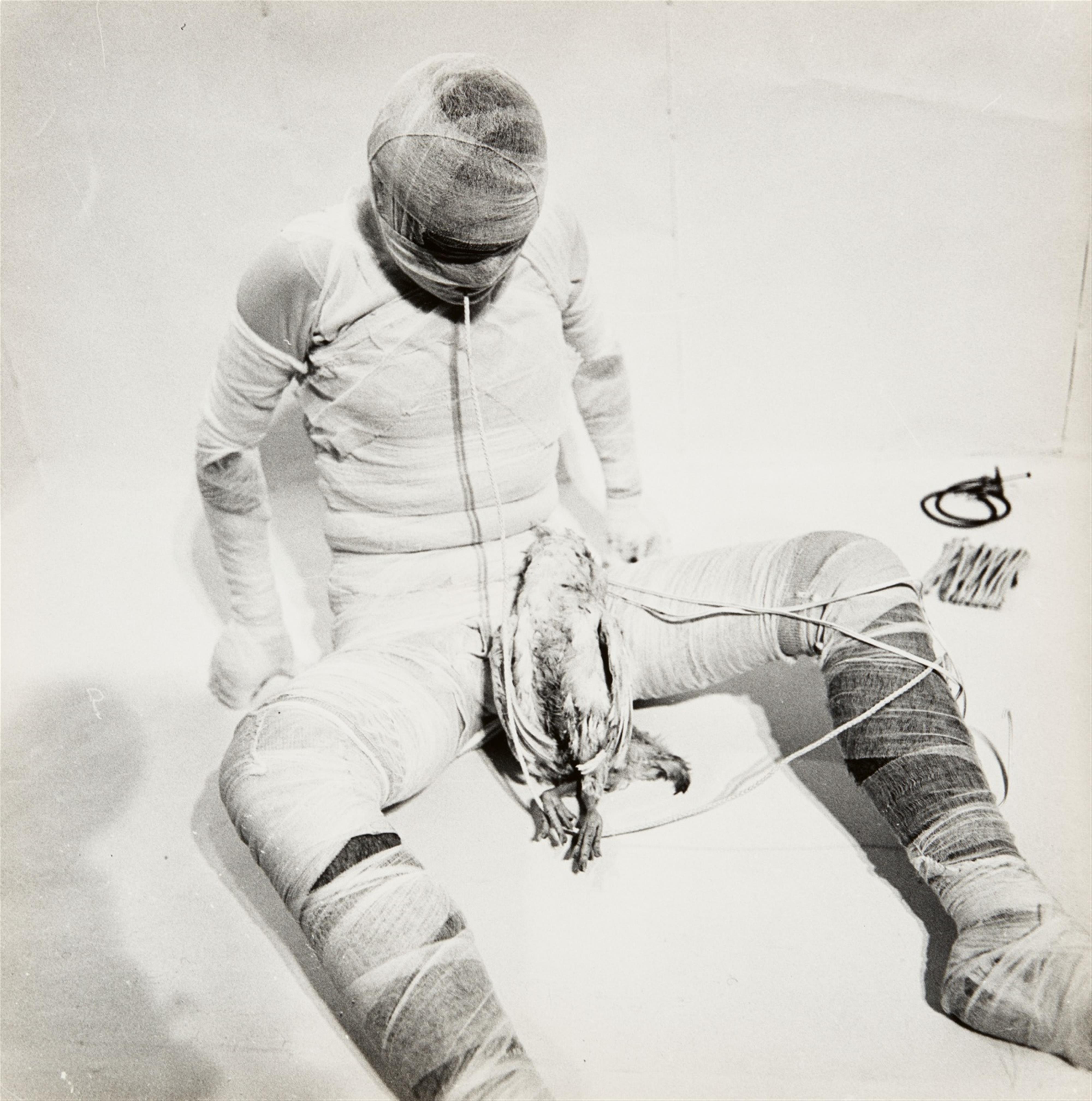 Rudolf Schwarzkogler - Aktion mit seinem eigenen Körper - image-2