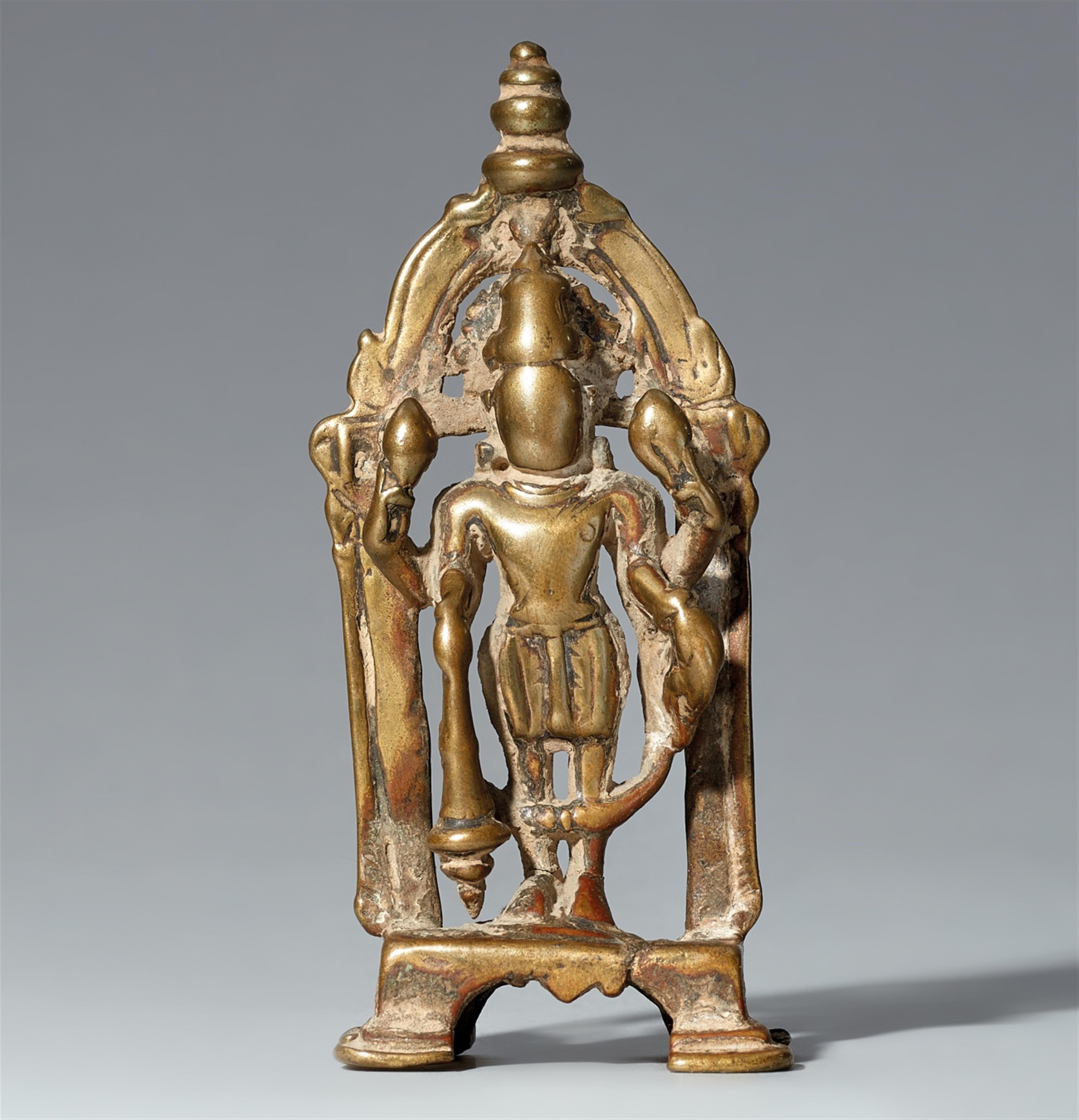 A possibly Bengali copper alloy altar of Vishnu. 17th/18th century or earlier - image-1