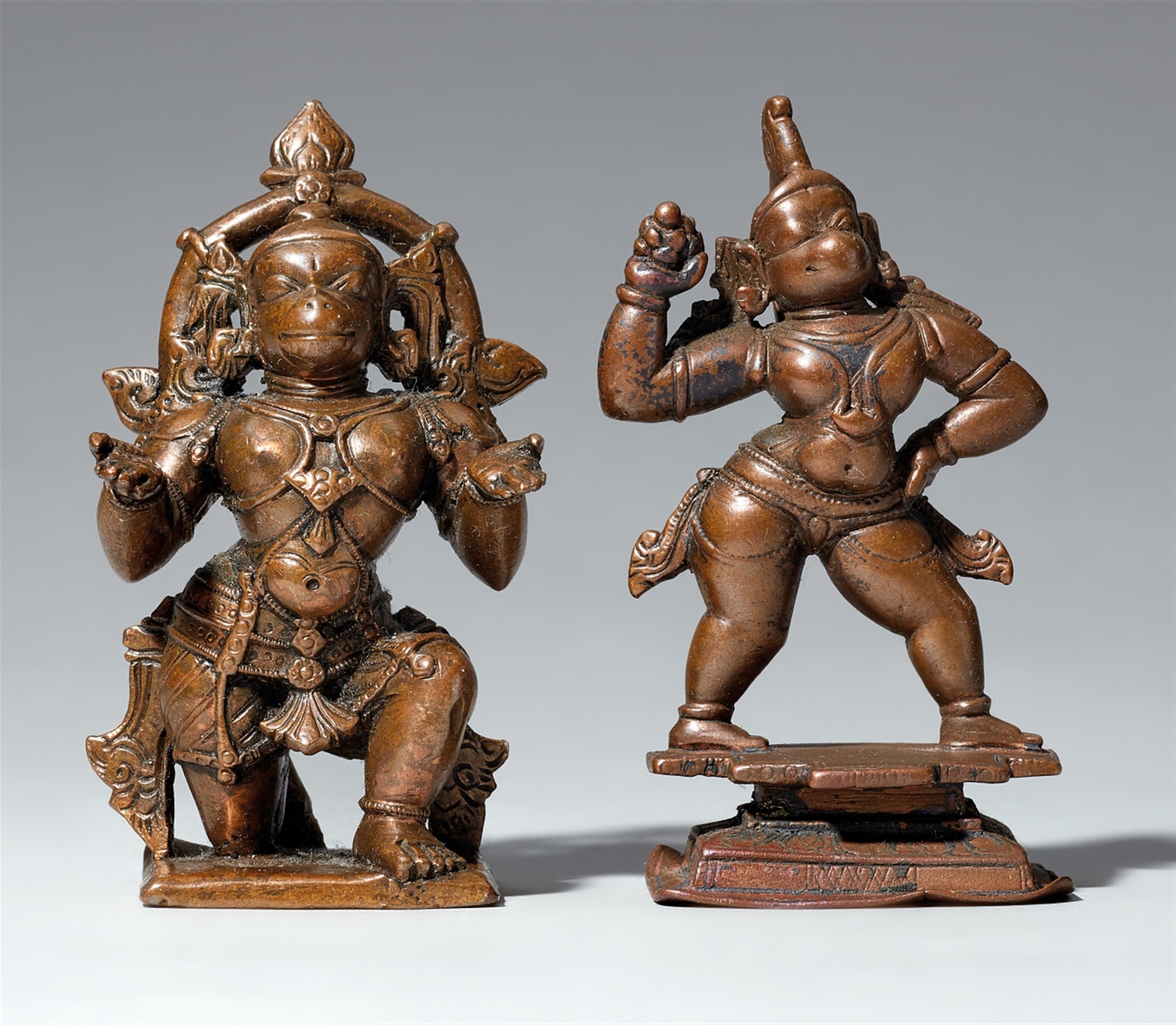 Two South Indian copper alloy figures of Hanuman. 19th/20th century - image-1