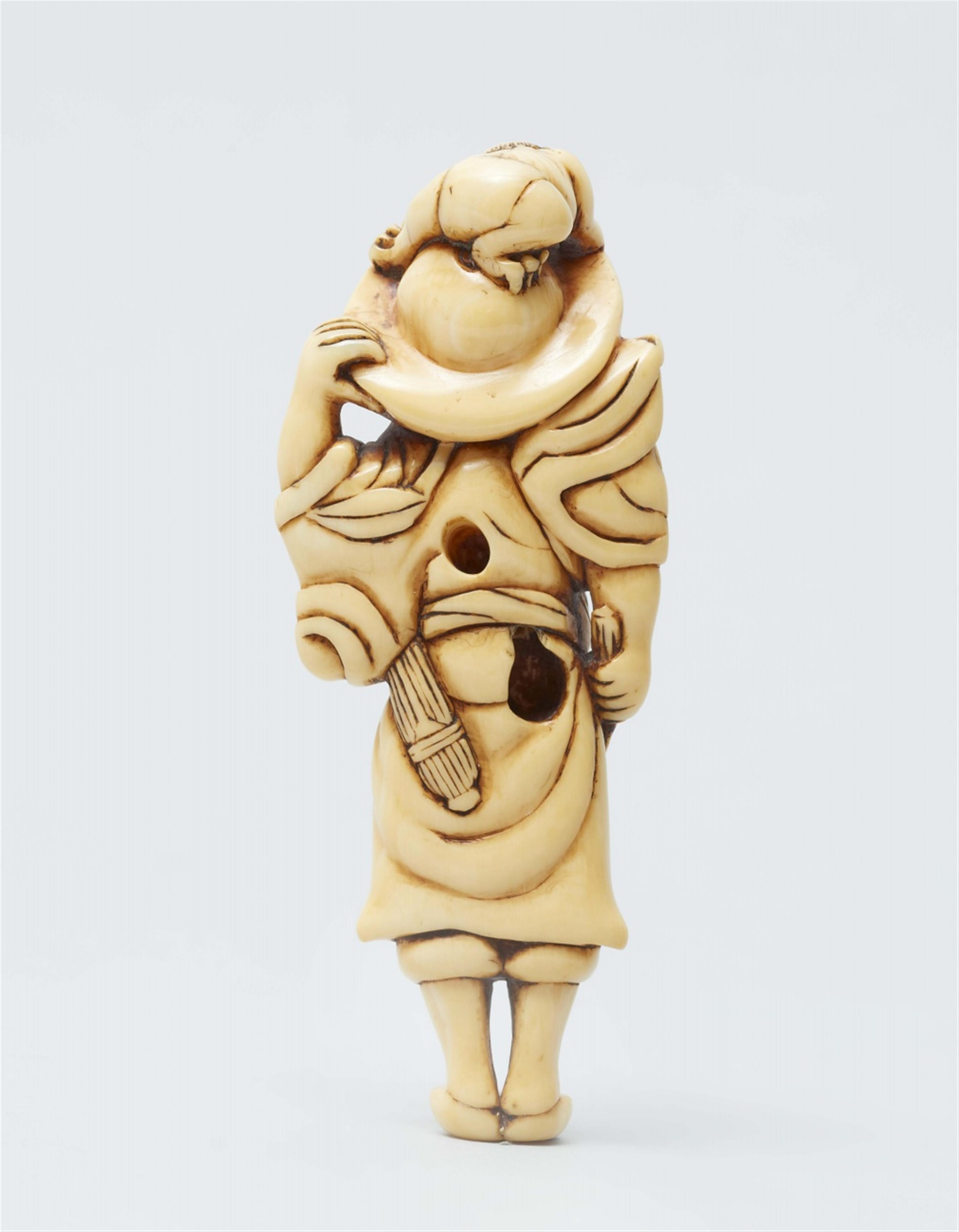 An ivory netsuke of Shoki and oni. Late 18th century - image-2