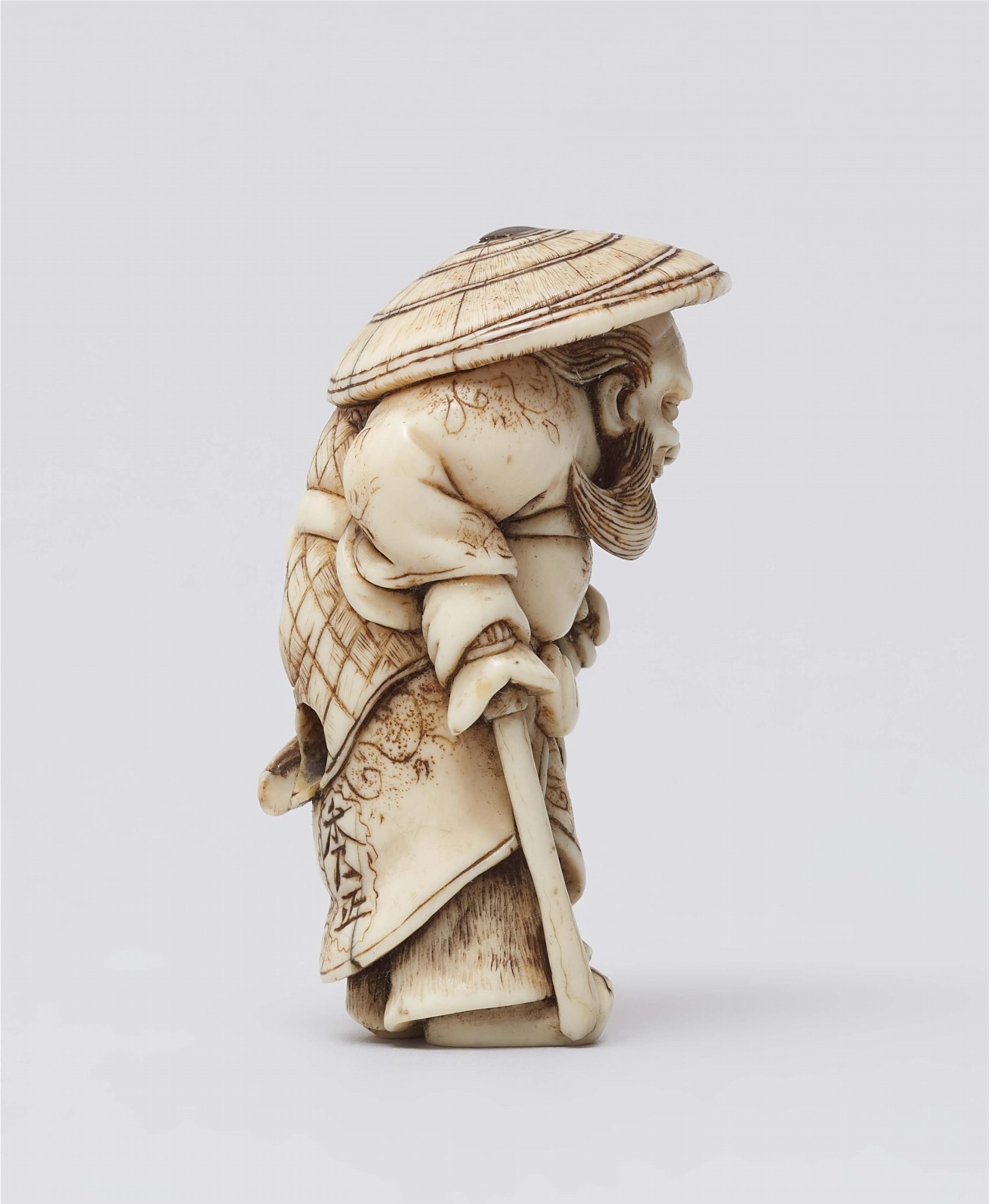 An ivory netsuke of Shoki. First half 19th century - image-4