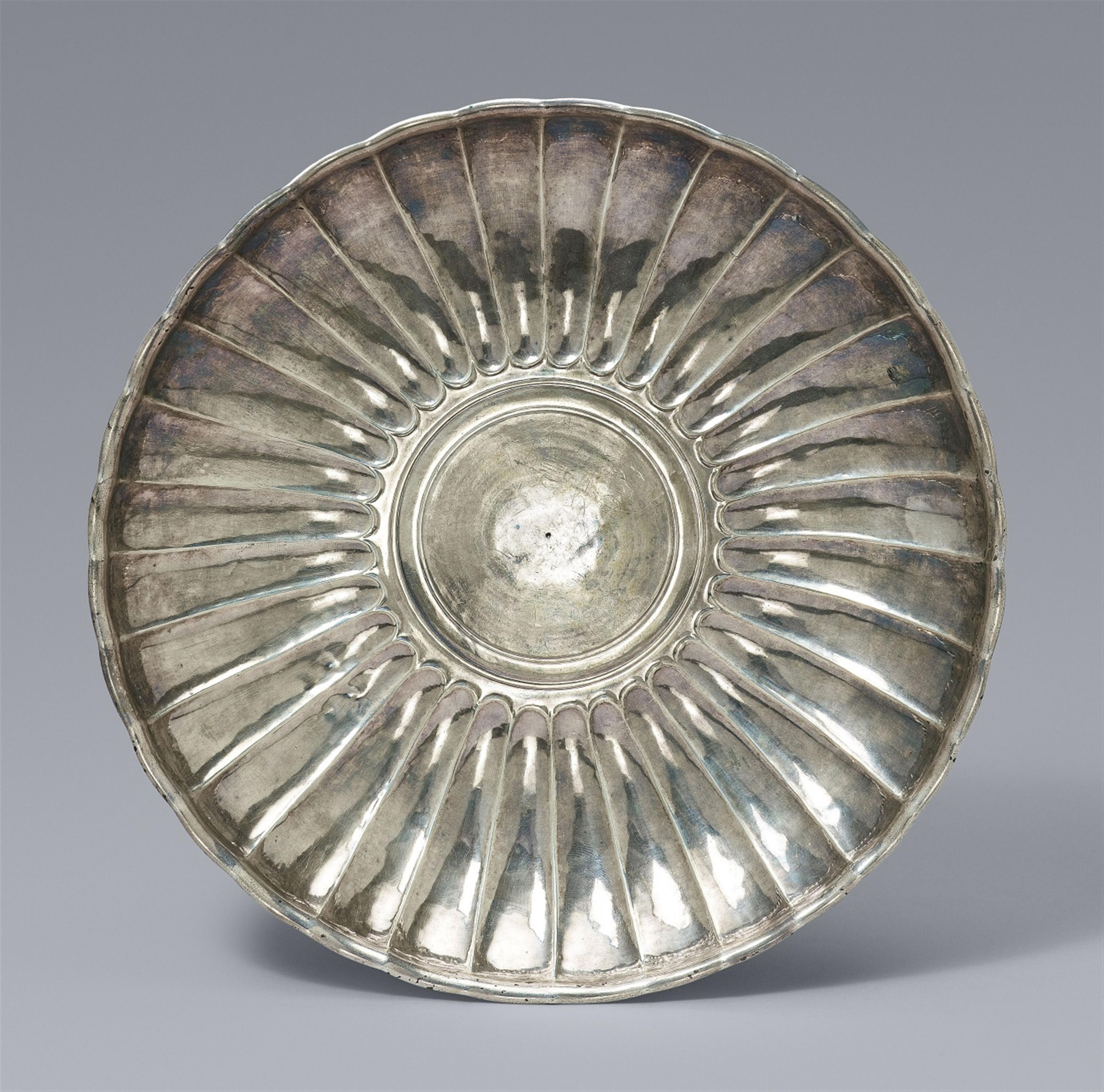 Godronierte römische Silberschale - image-2