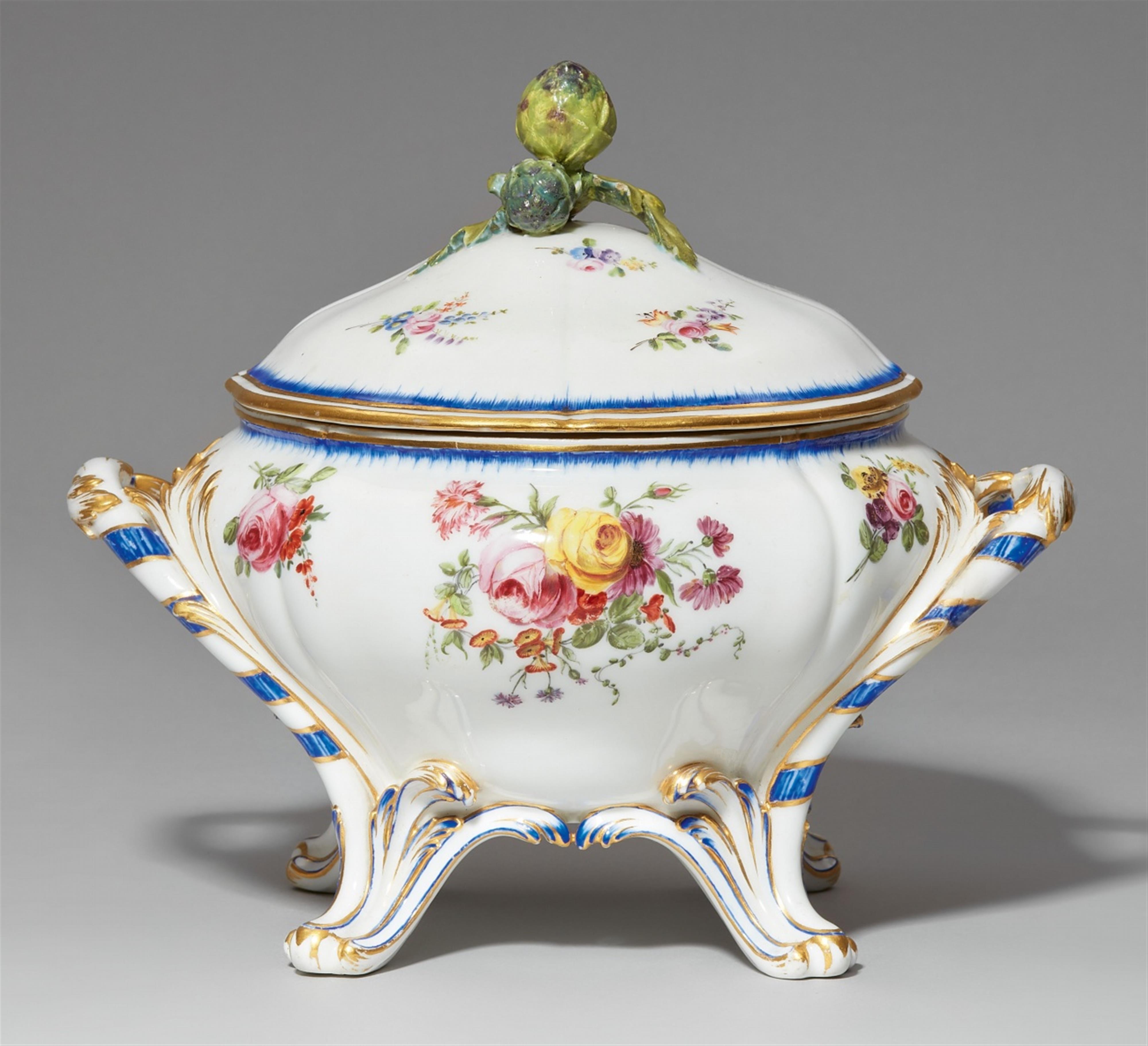 A Sèvres soft-paste porcelain “pot à oille” tureen from a service with bouquets - image-1